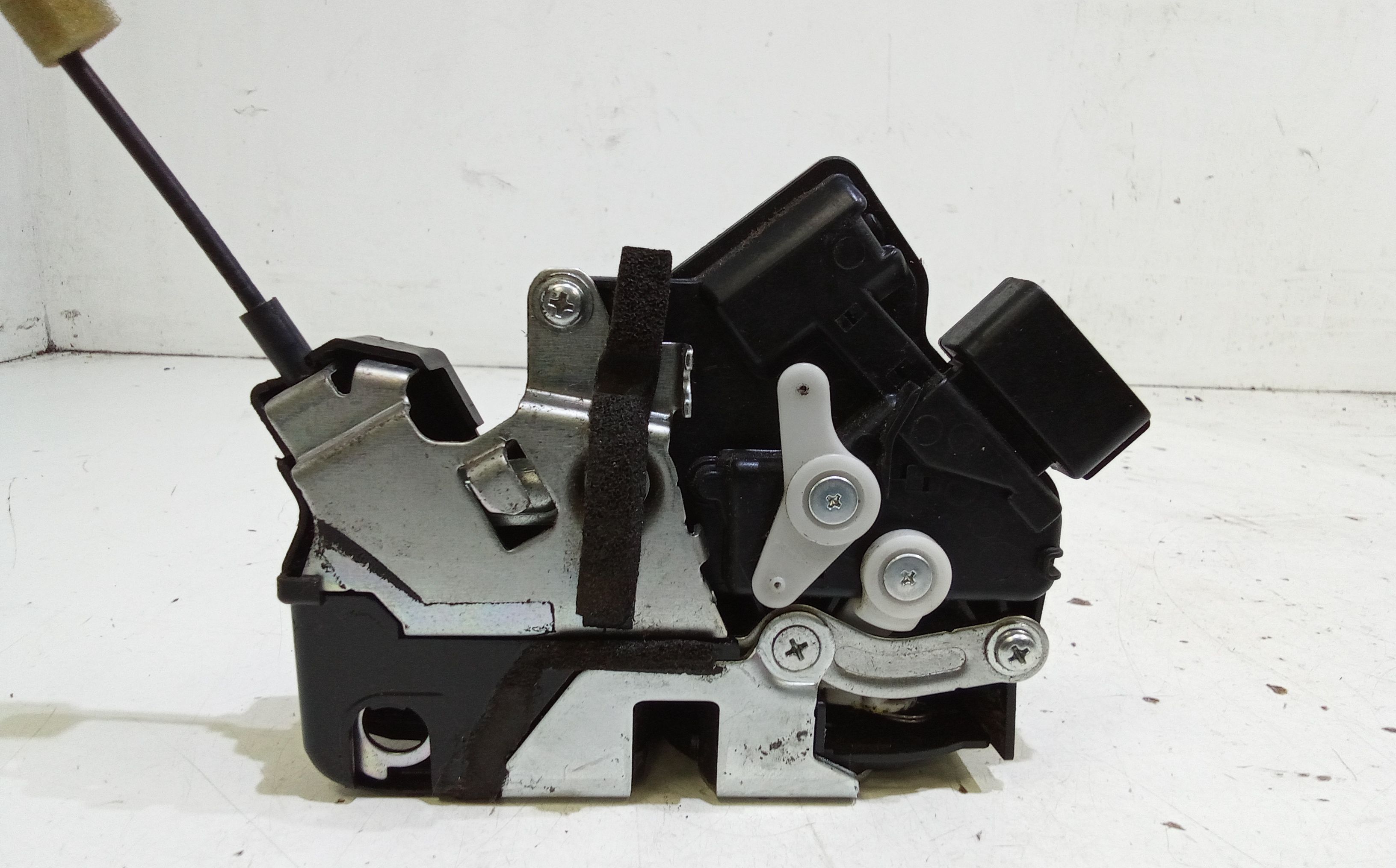 Serratura Anteriore Sinistra MAZDA 3 Berlina Serie (03>09)