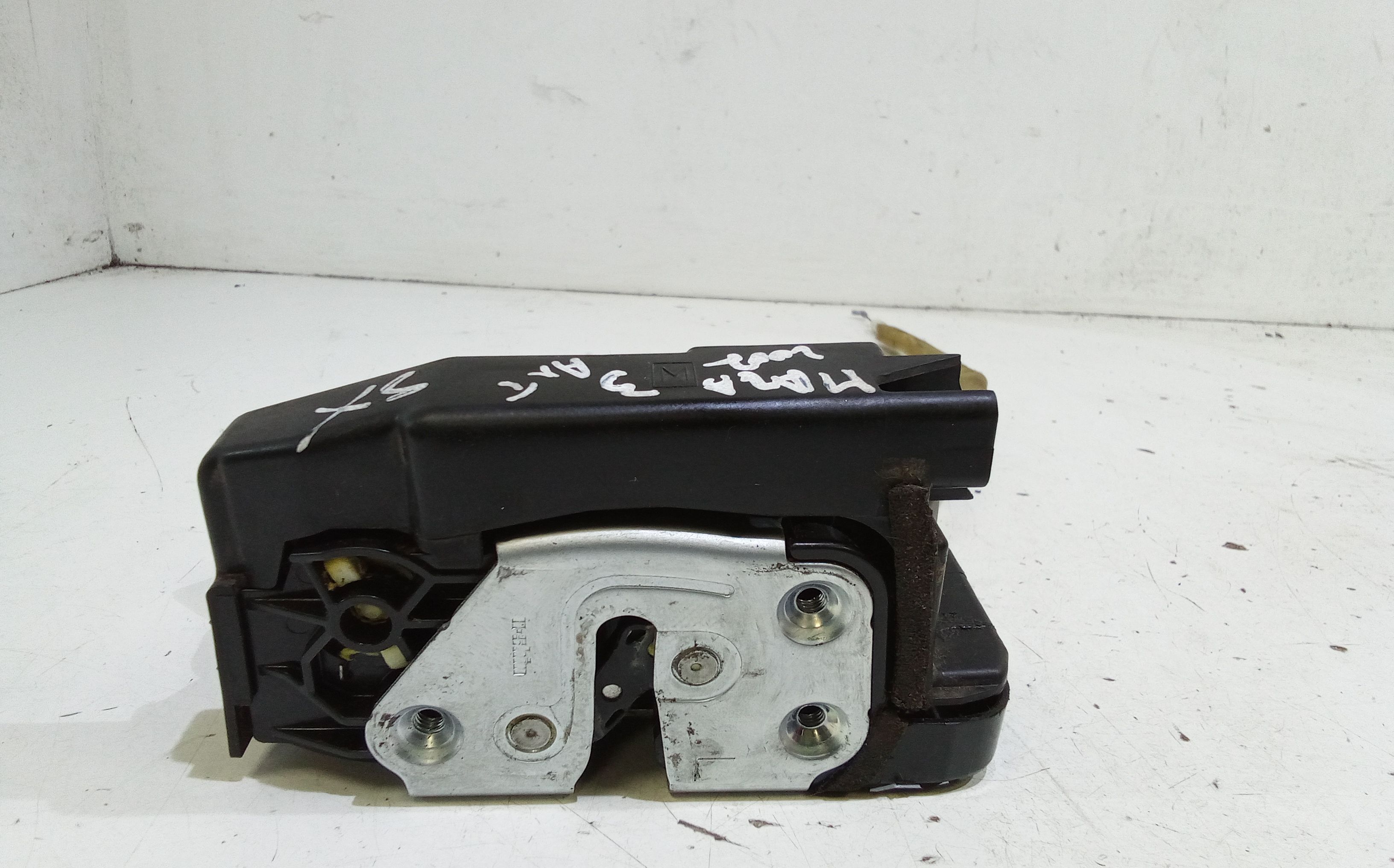 Serratura Anteriore Sinistra MAZDA 3 Berlina Serie (03>09)