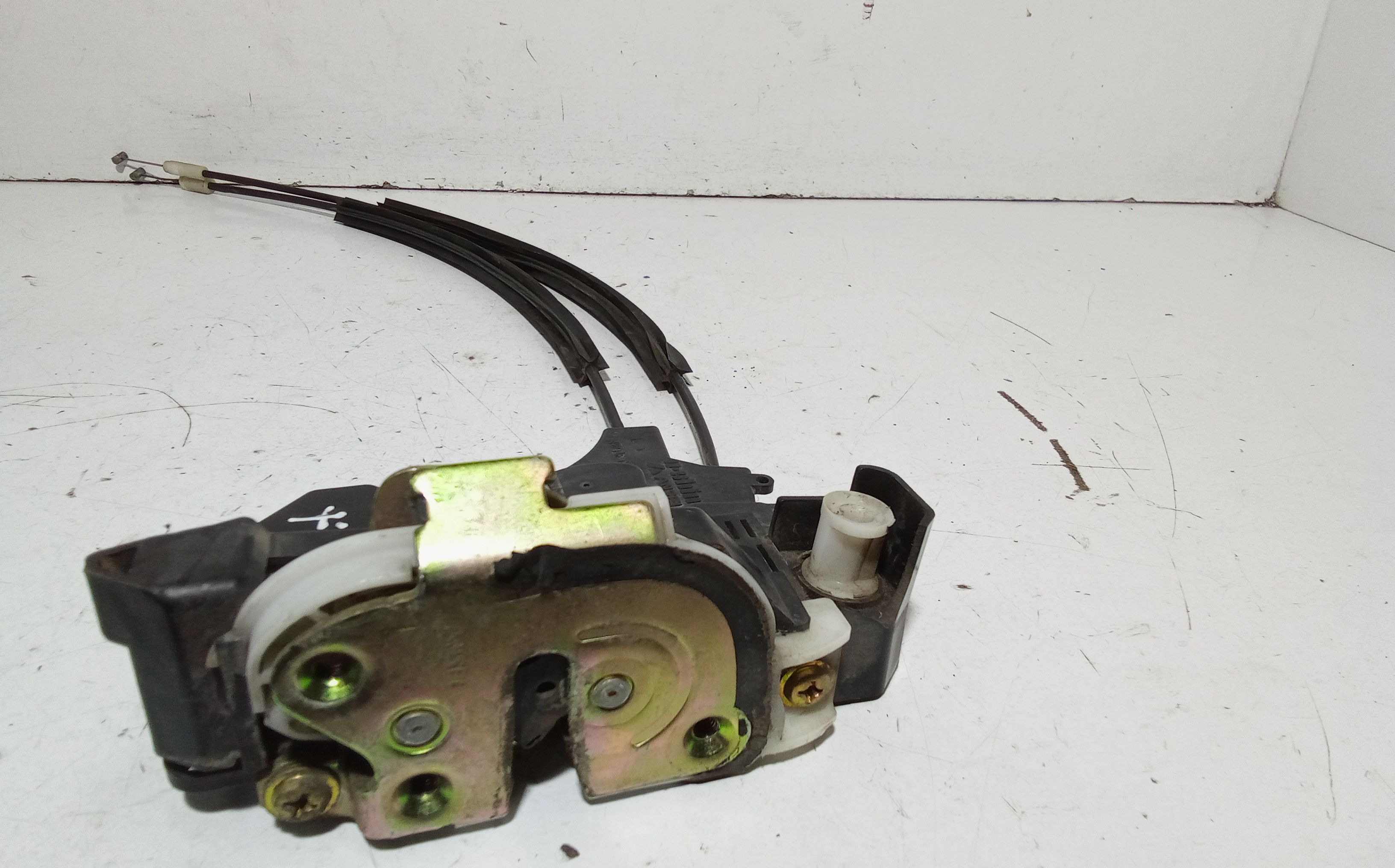 Serratura Anteriore Sinistra MITSUBISHI Colt Serie 5P (Z) (06>12)