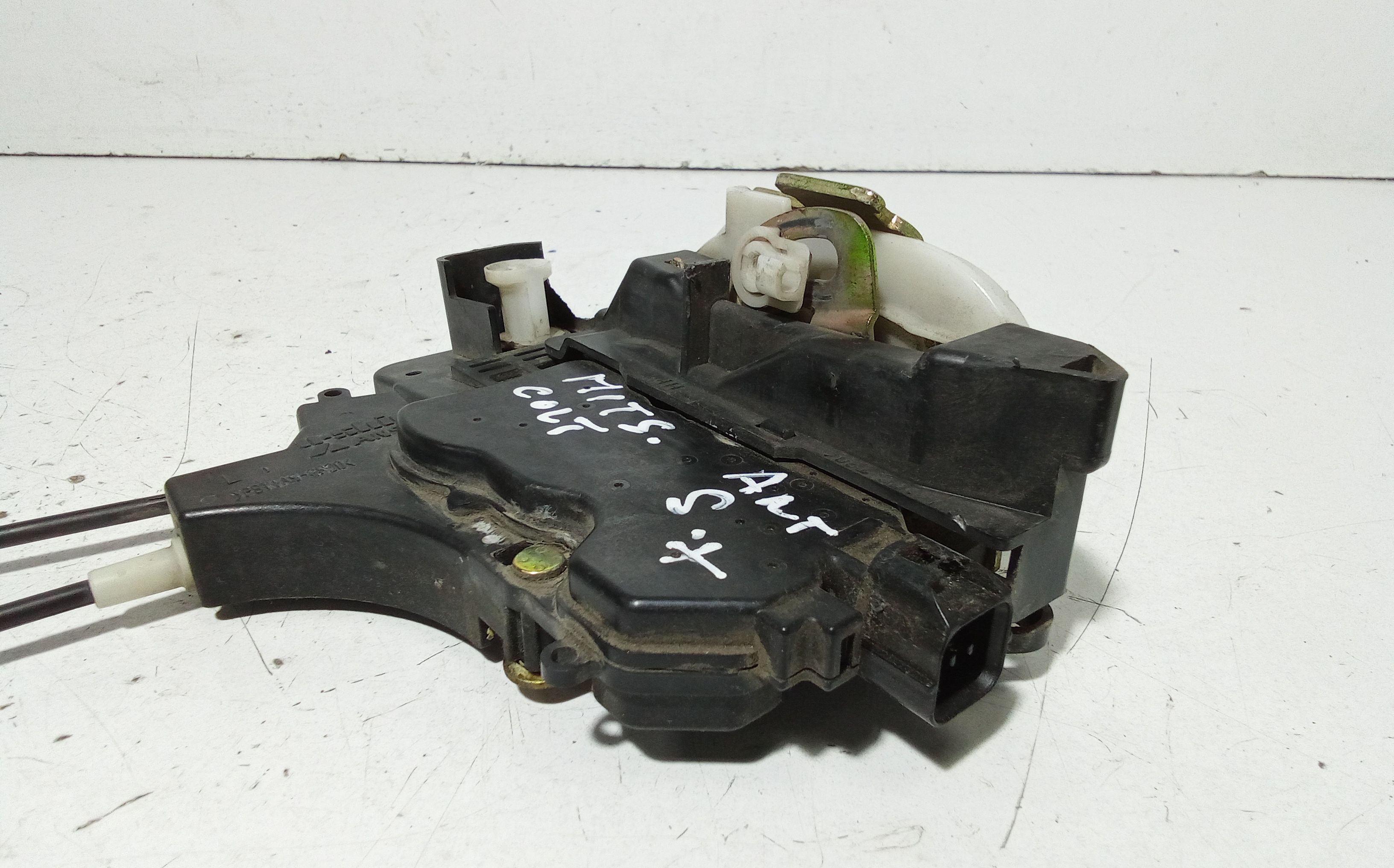 Serratura Anteriore Sinistra MITSUBISHI Colt Serie 5P (Z) (06>12)