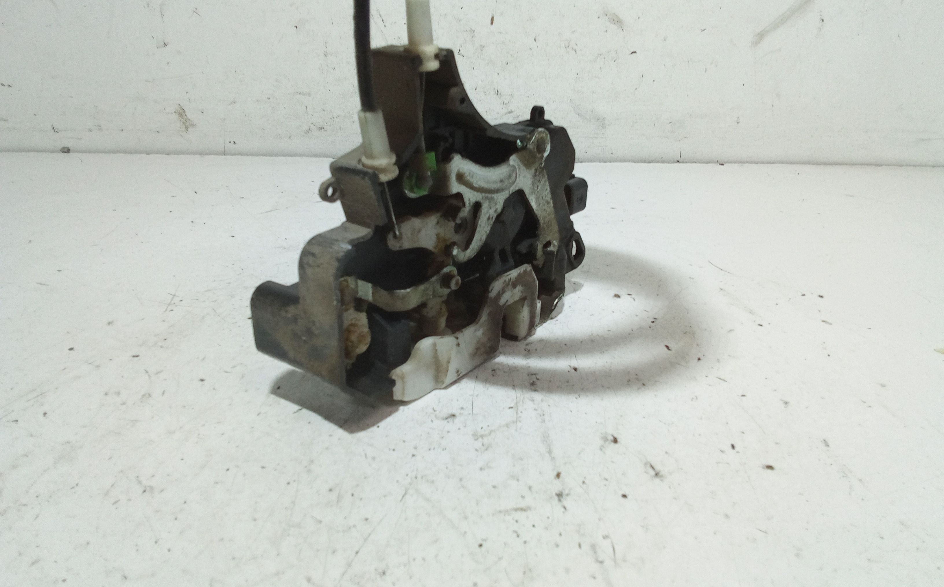 Serratura Anteriore Sinistra MITSUBISHI Colt Serie 5P (Z) (06>12)