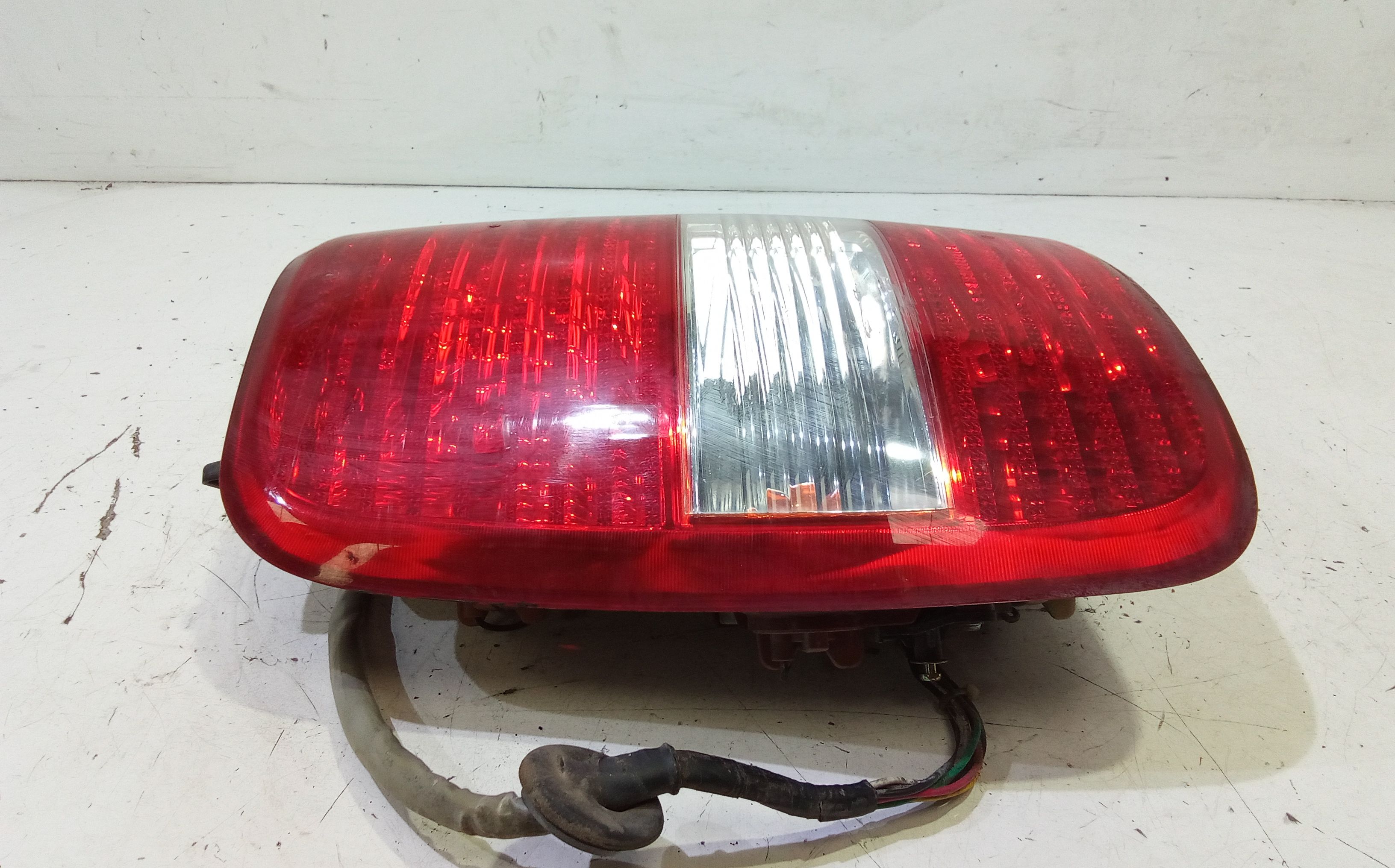 Stop fanale Posteriore sinistro lato Guida KIA Carnival 2 Serie