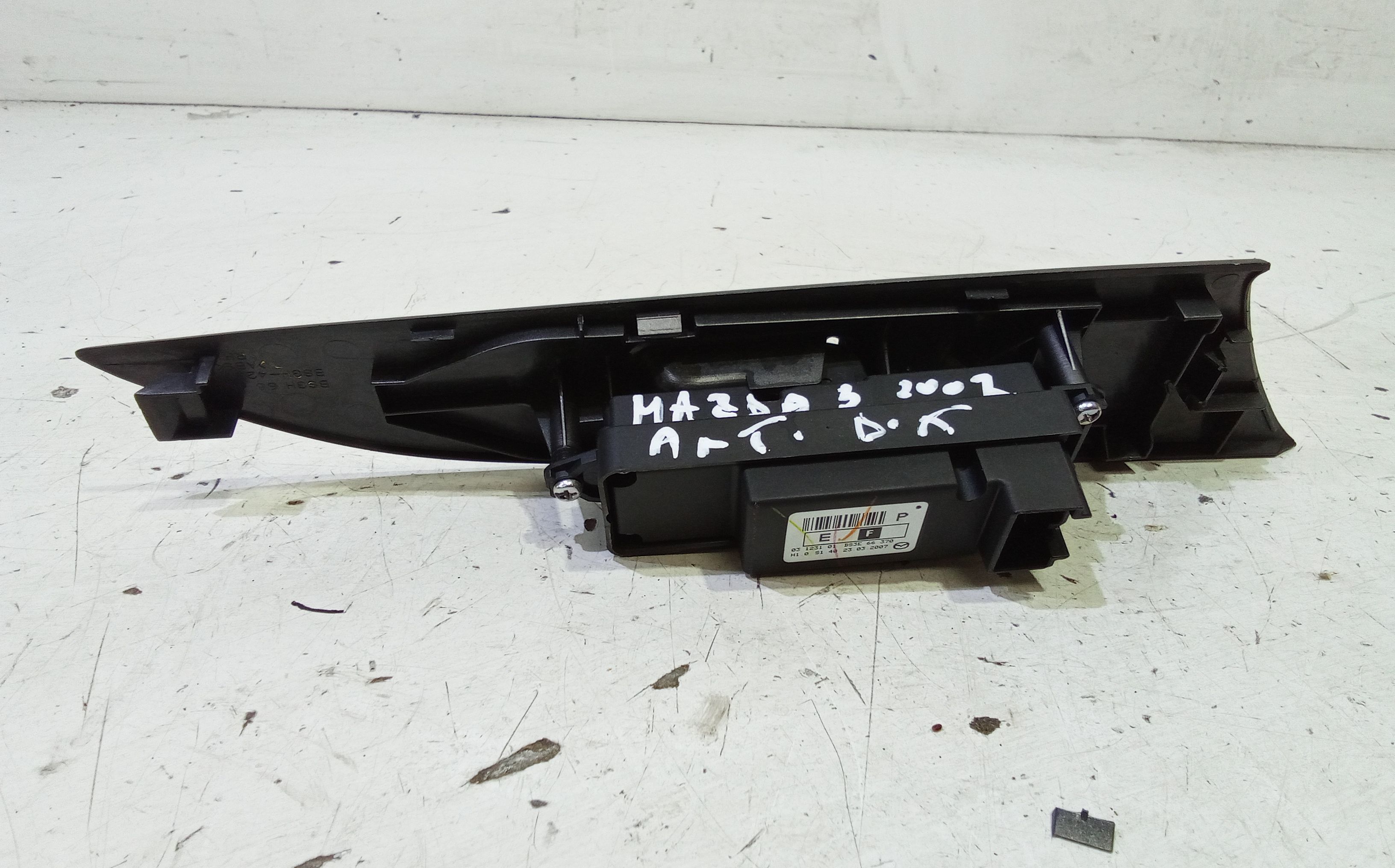 Pulsantiera Anteriore Destra Passeggero MAZDA 3 Berlina Serie (03>09)