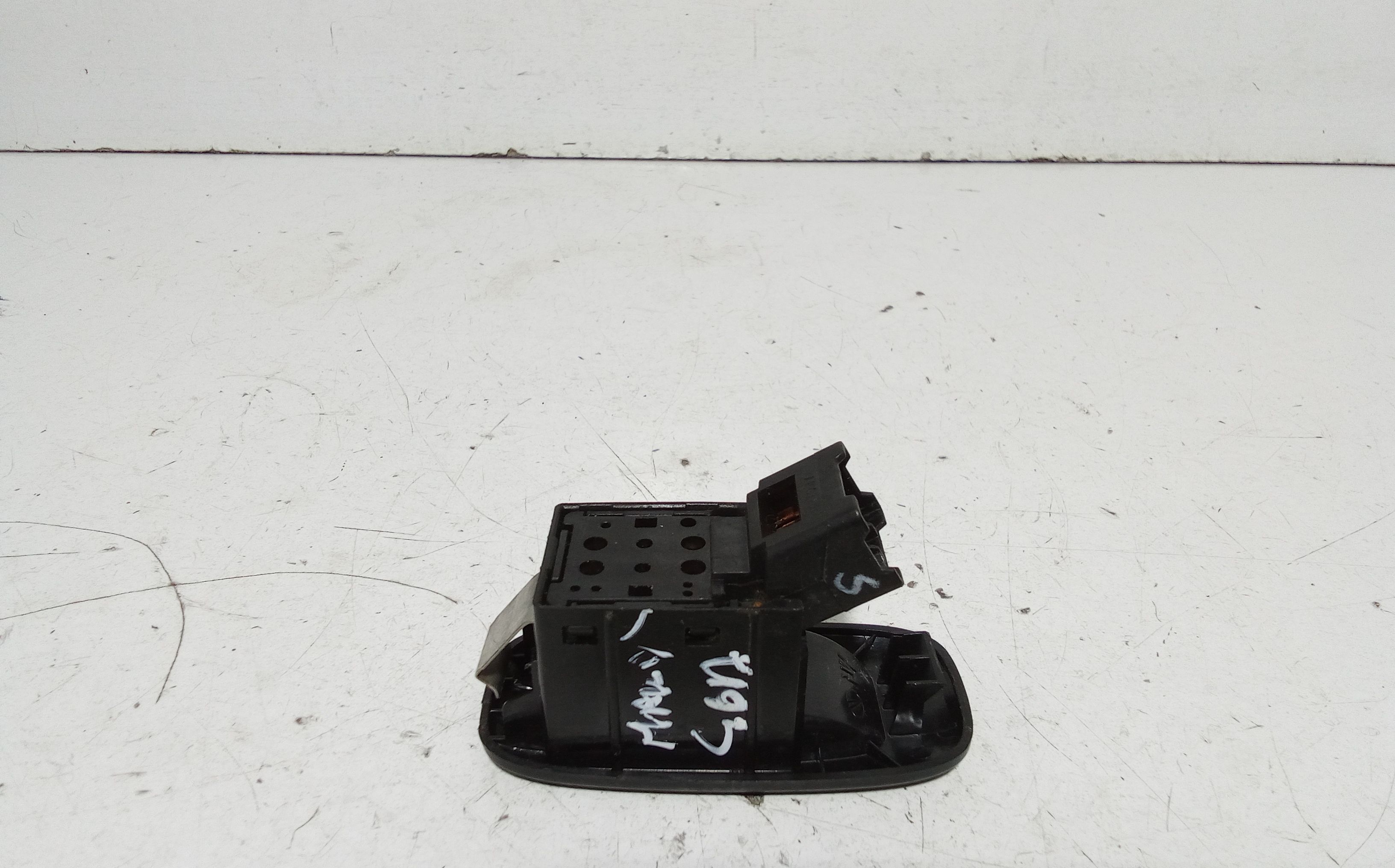 Pulsantiera Anteriore Destra Passeggero MAHINDRA GOA Serie