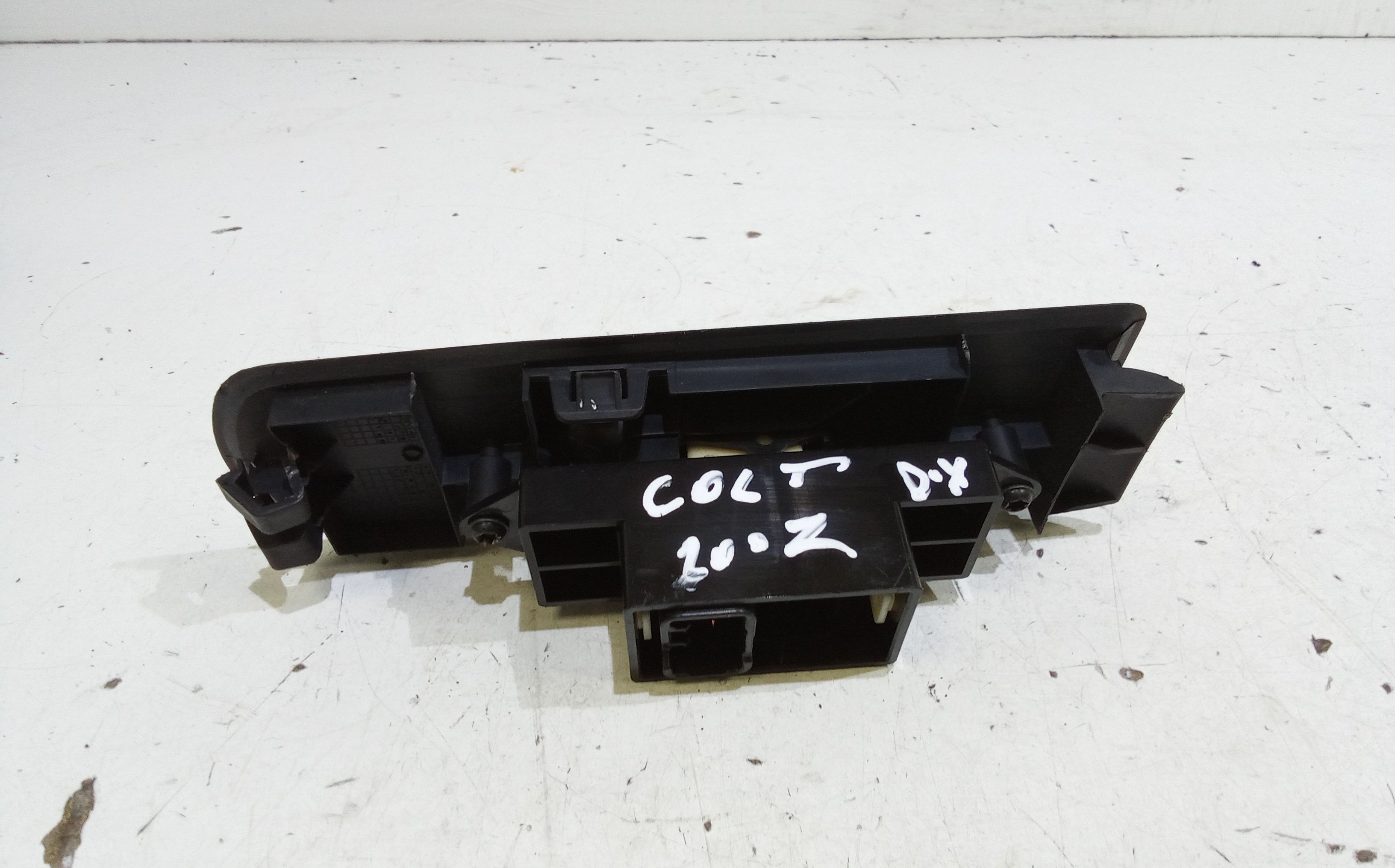 Pulsantiera Anteriore Destra Passeggero MITSUBISHI Colt Serie 3P (Z30)  (04>12)