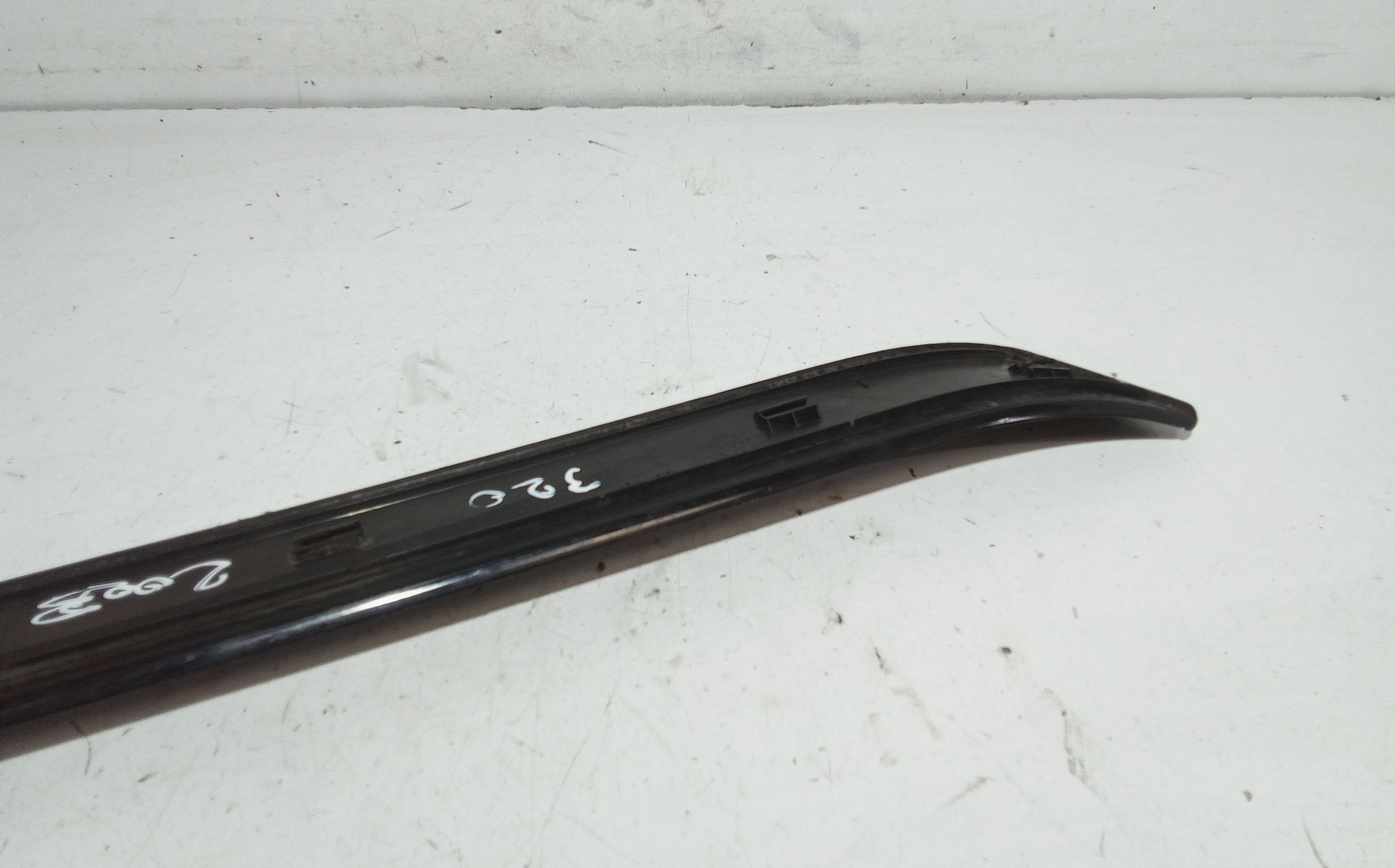 Batticalcagno anteriore sinistro BMW Serie 3 E90 Berlina