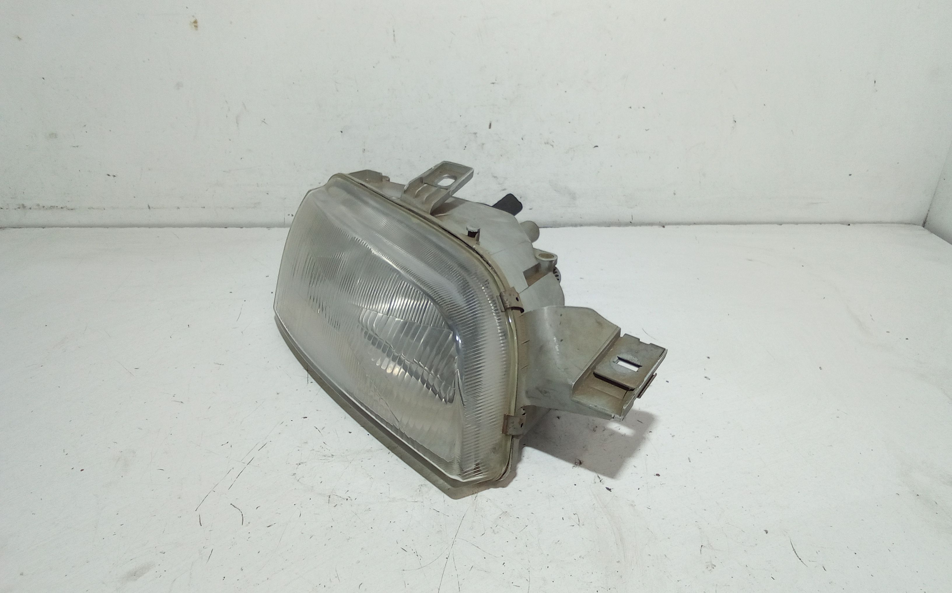 Faro anteriore Destro Passeggero FIAT Punto Berlina 3P