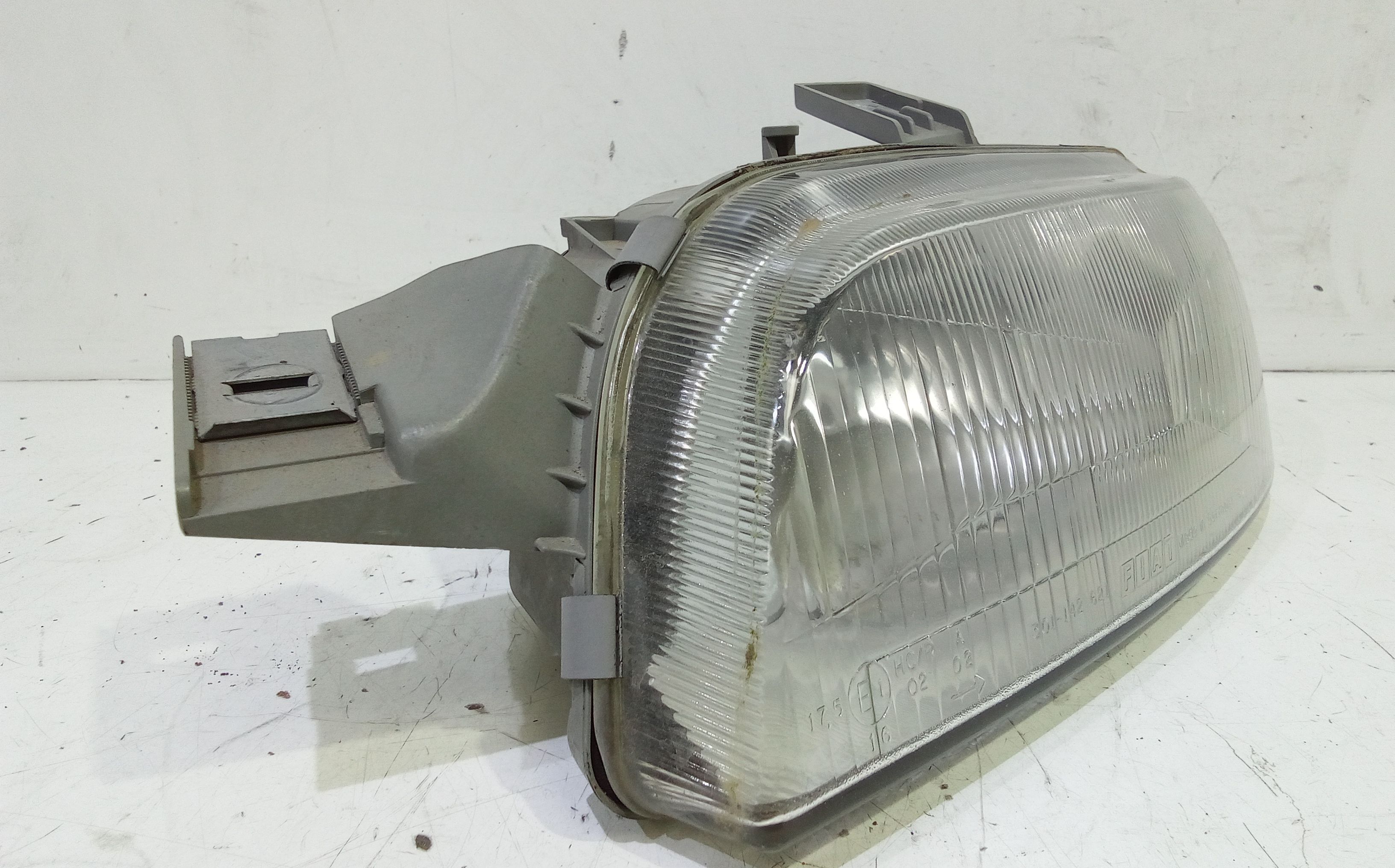Faro anteriore Sinistro Guida FIAT Punto Berlina 3P