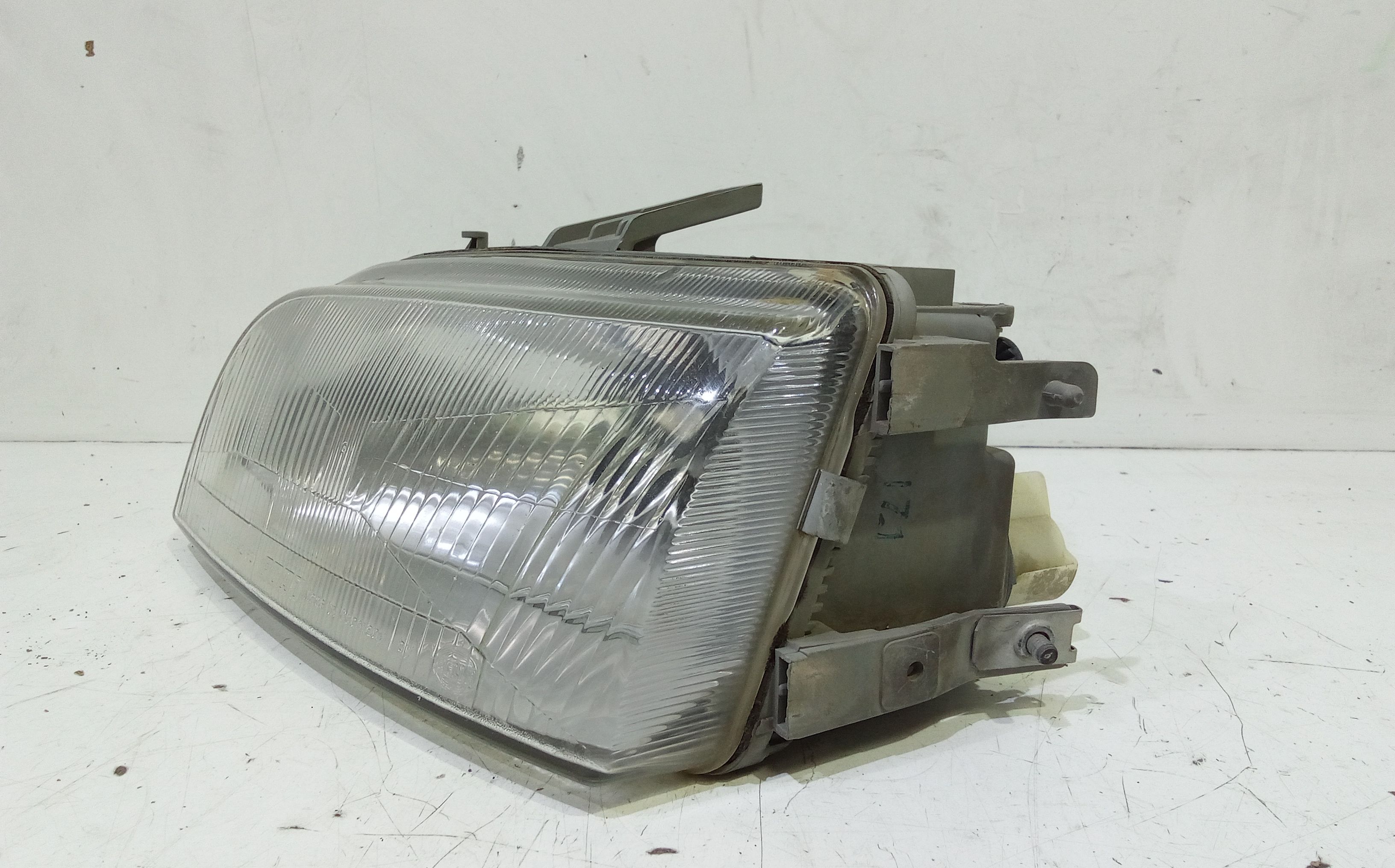 Faro anteriore Sinistro Guida FIAT Punto Berlina 3P