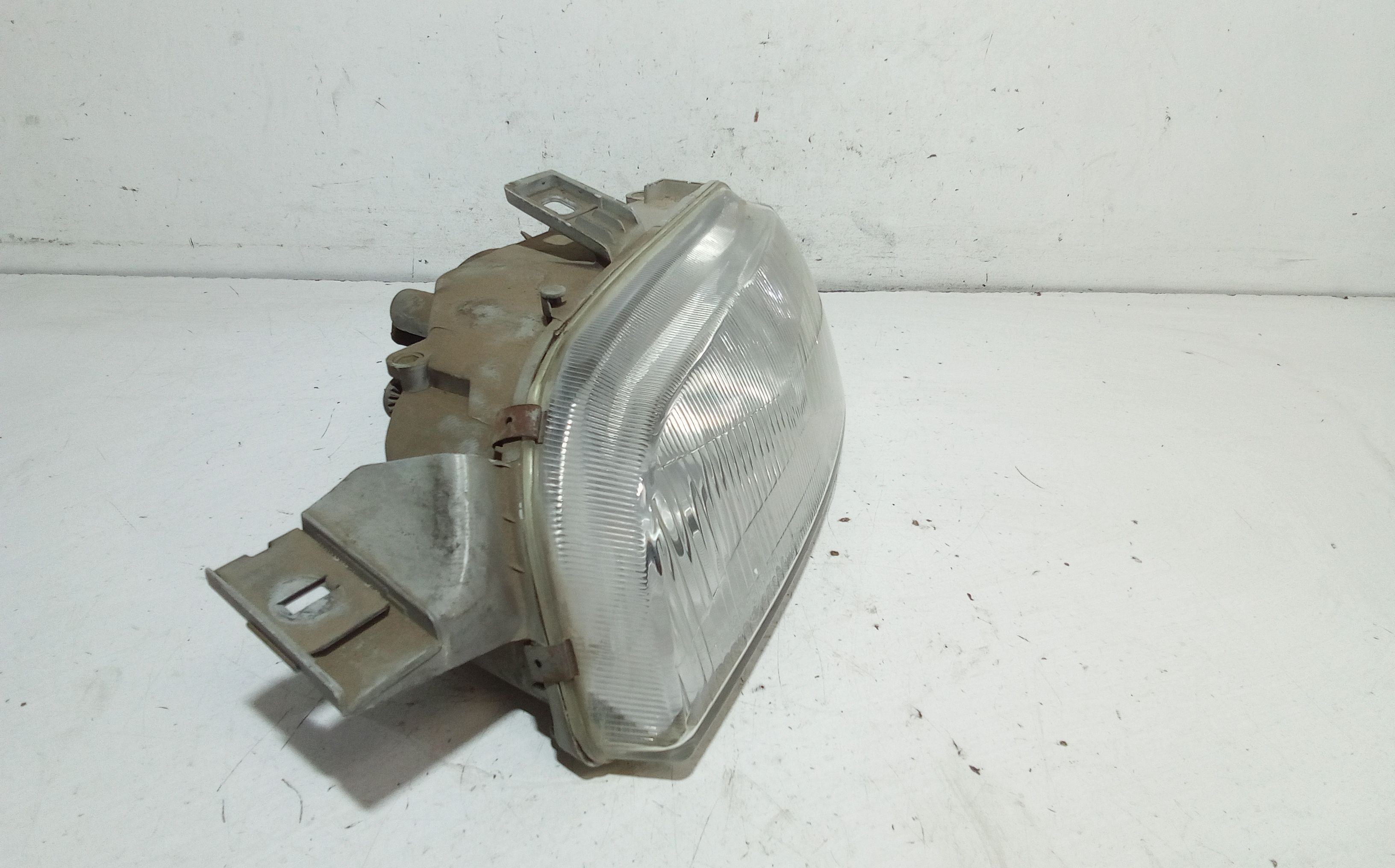 Faro anteriore Sinistro Guida FIAT Punto Berlina 3P