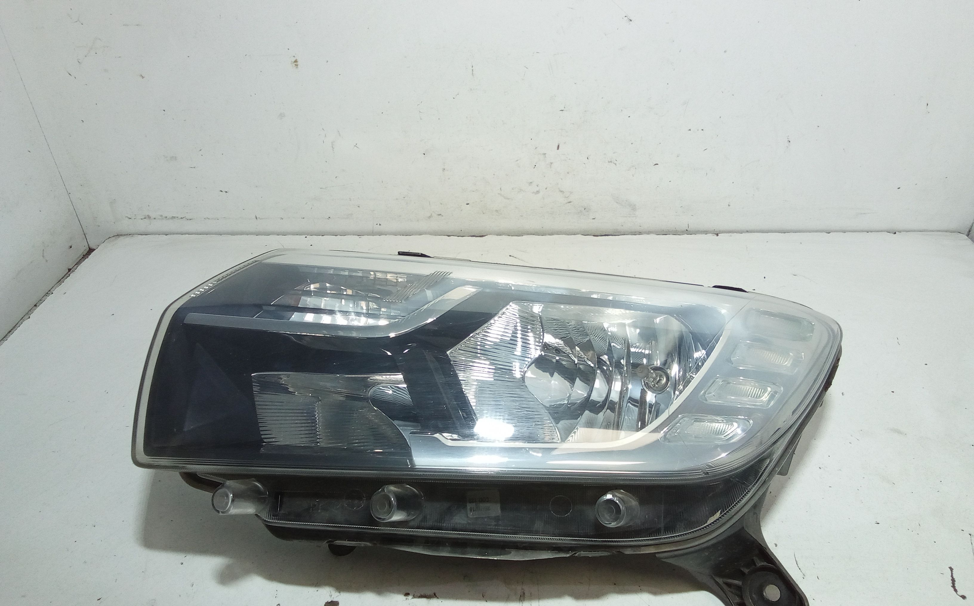 Faro anteriore Sinistro Guida DACIA Sandero Serie STEPWAY