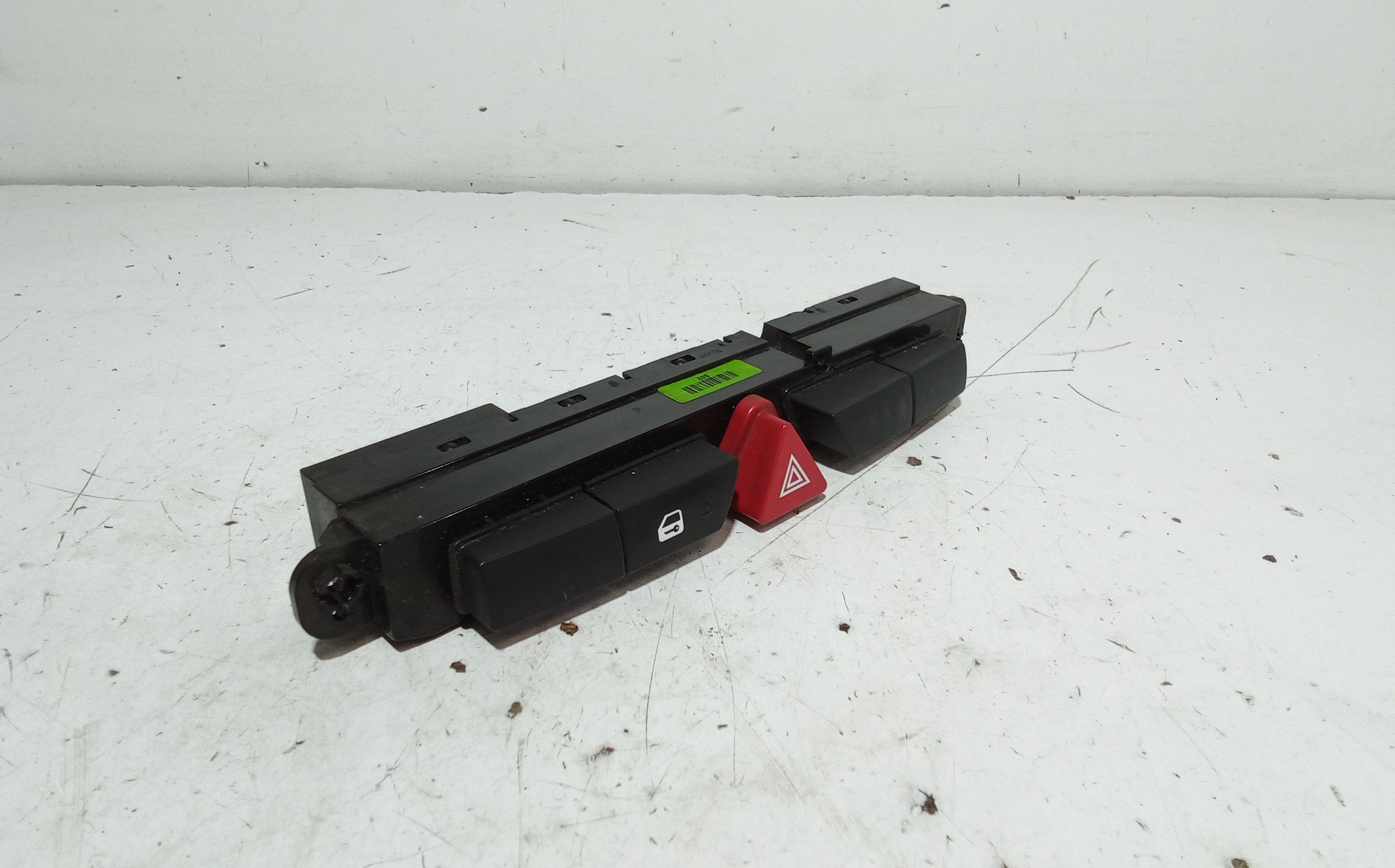 Pulsante luci di emergenza KIA Cee d 1 Serie