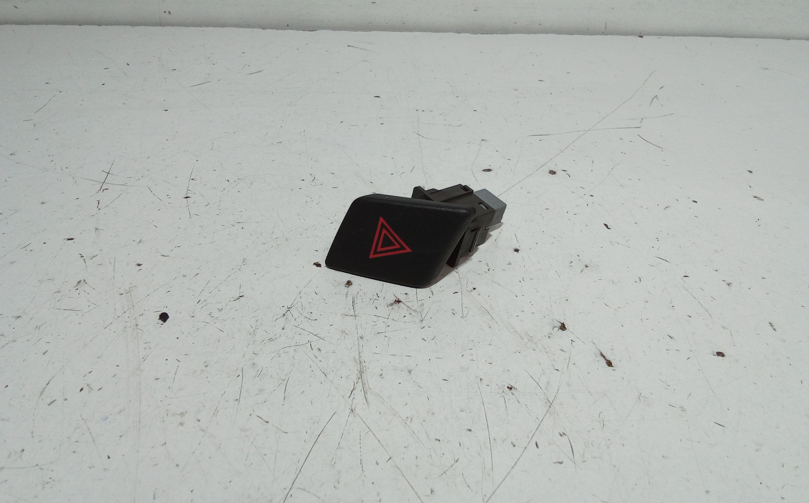 Pulsante luci di emergenza TOYOTA Yaris Serie (05>08)