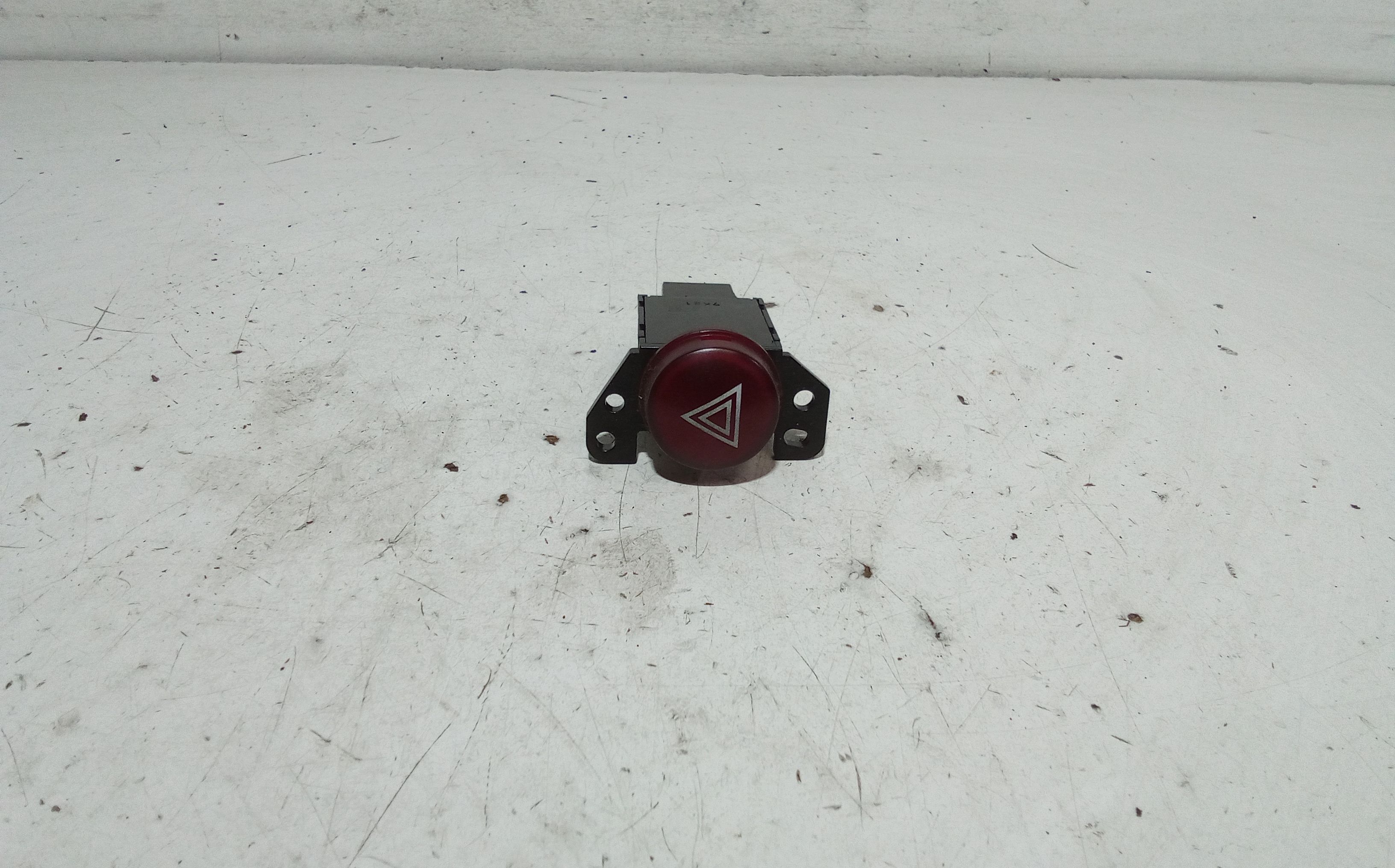 Pulsante luci di emergenza MITSUBISHI Colt Serie 5P (Z) (06>12)