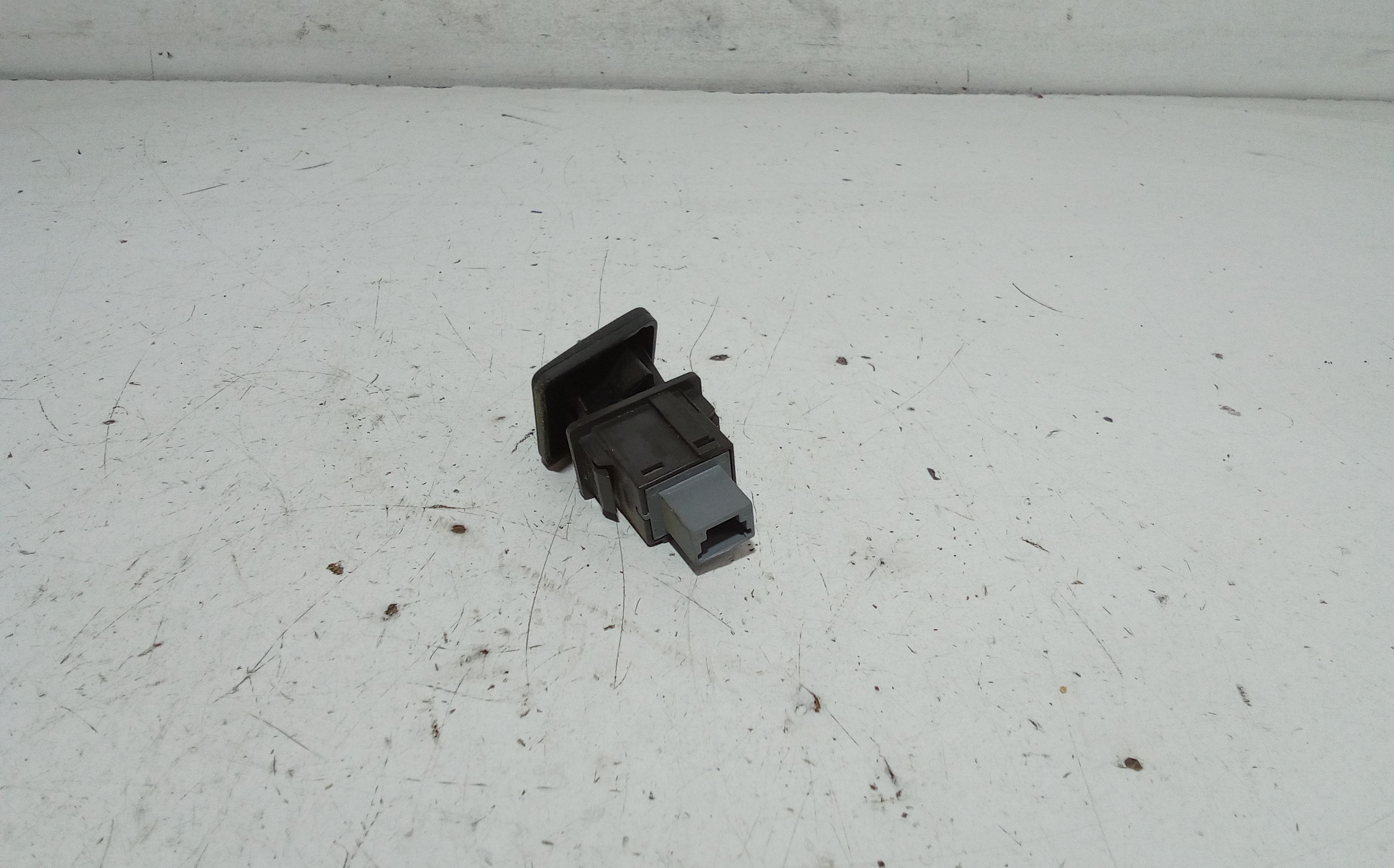 Pulsante luci di emergenza TOYOTA Yaris Serie (08>11)