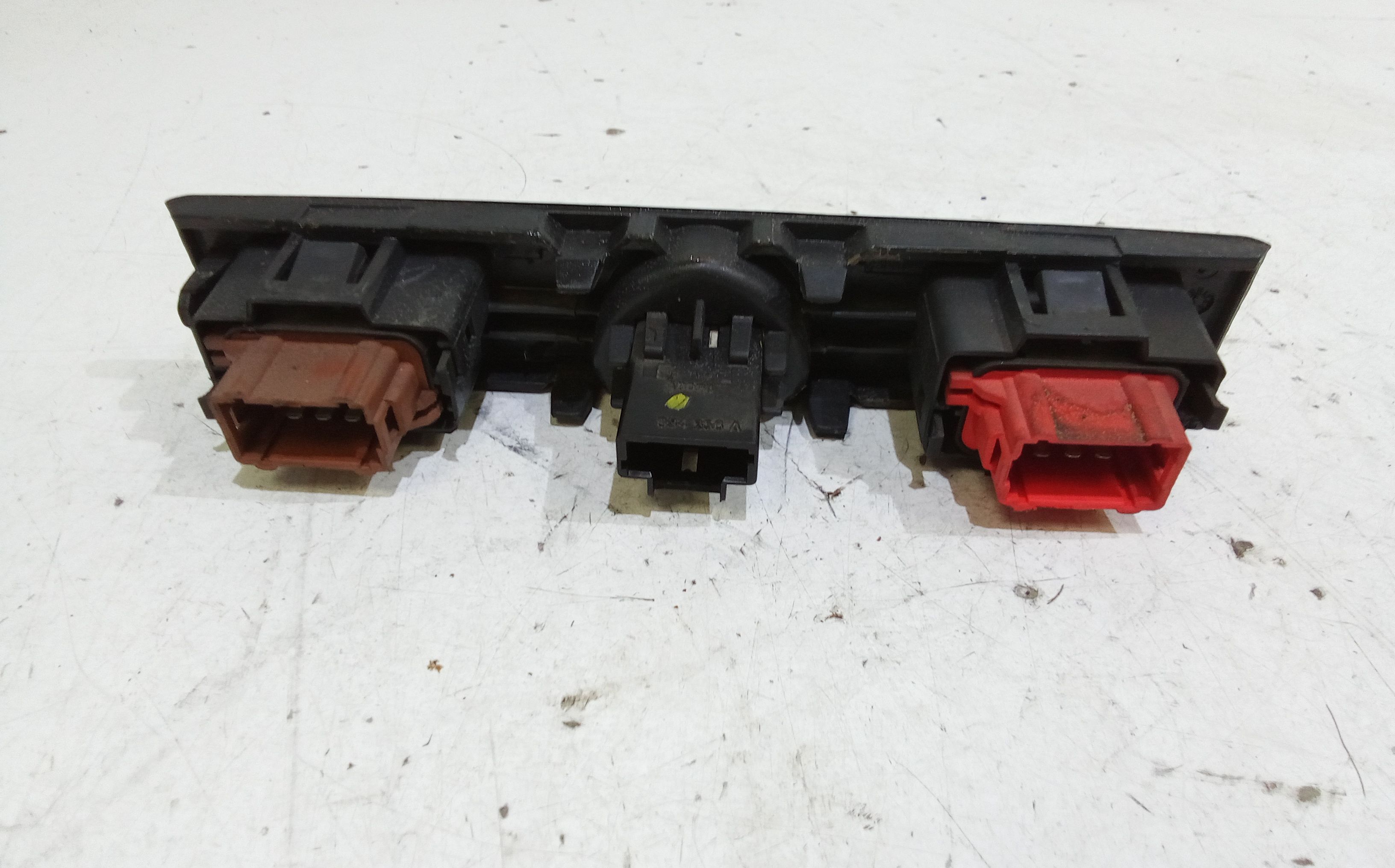 Pulsante luci di emergenza RENAULT Clio Serie (01>05)