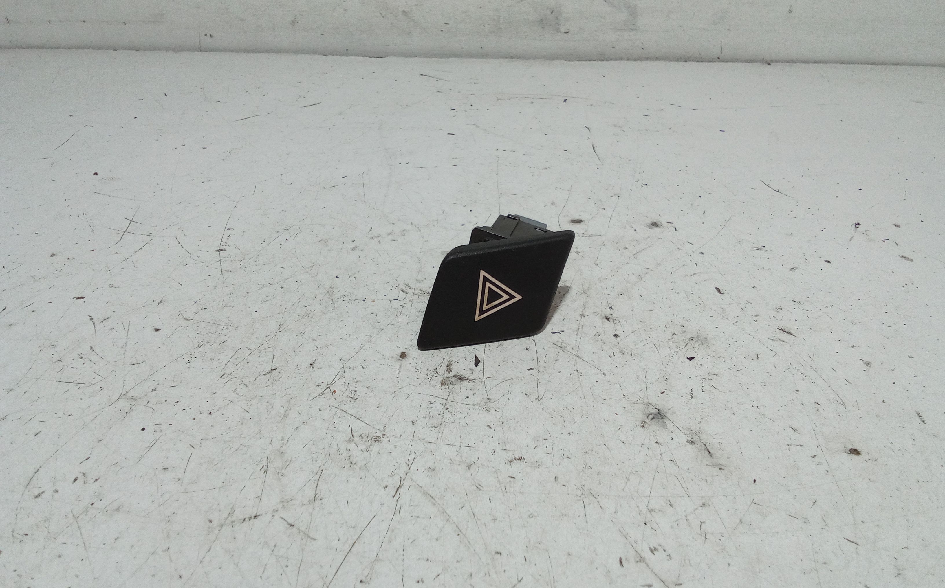 Pulsante luci di emergenza TOYOTA Yaris Serie (05>08)