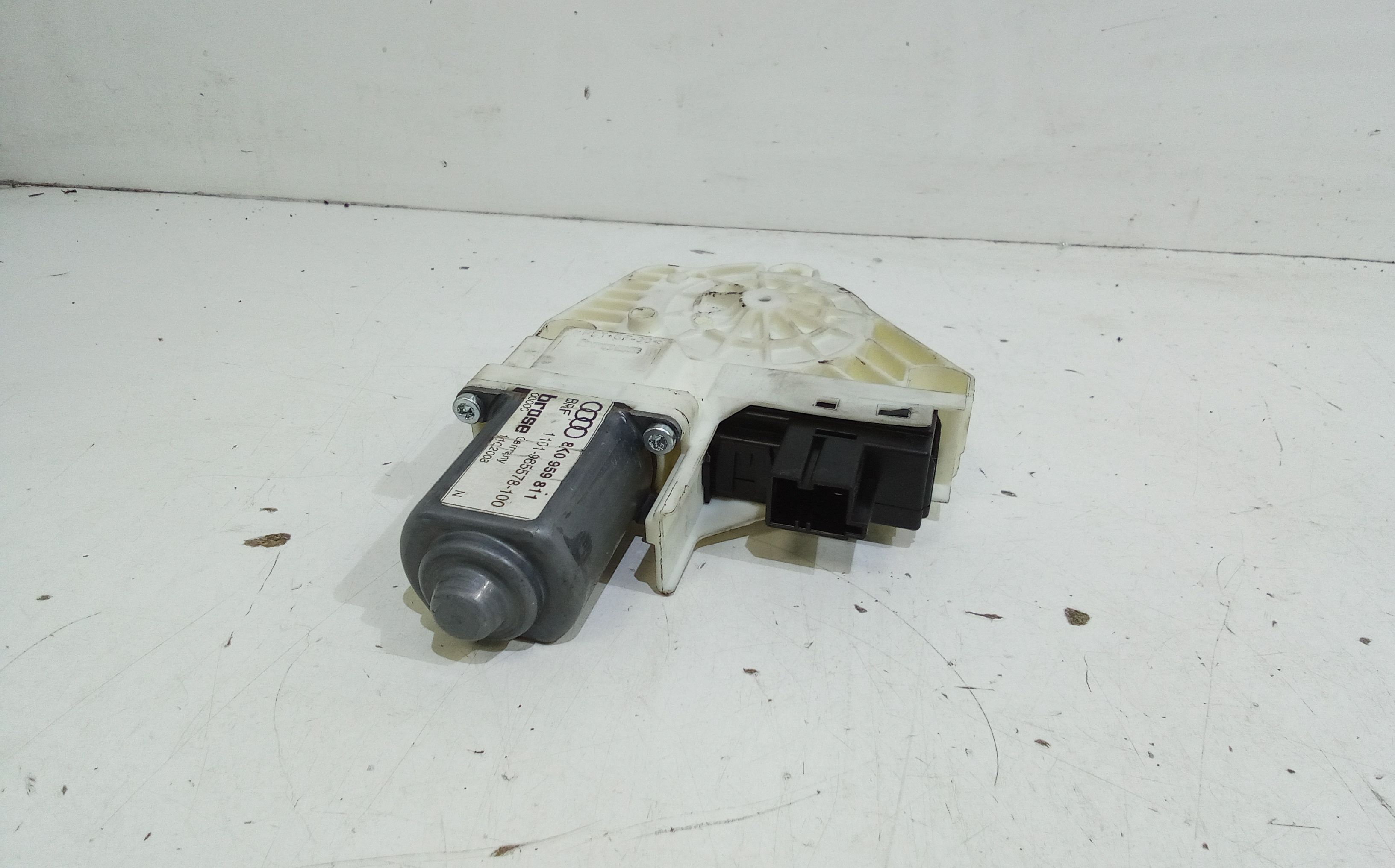 Motorino Alzavetro posteriore Sinistro AUDI A4 Avant (8K5) (08>15)