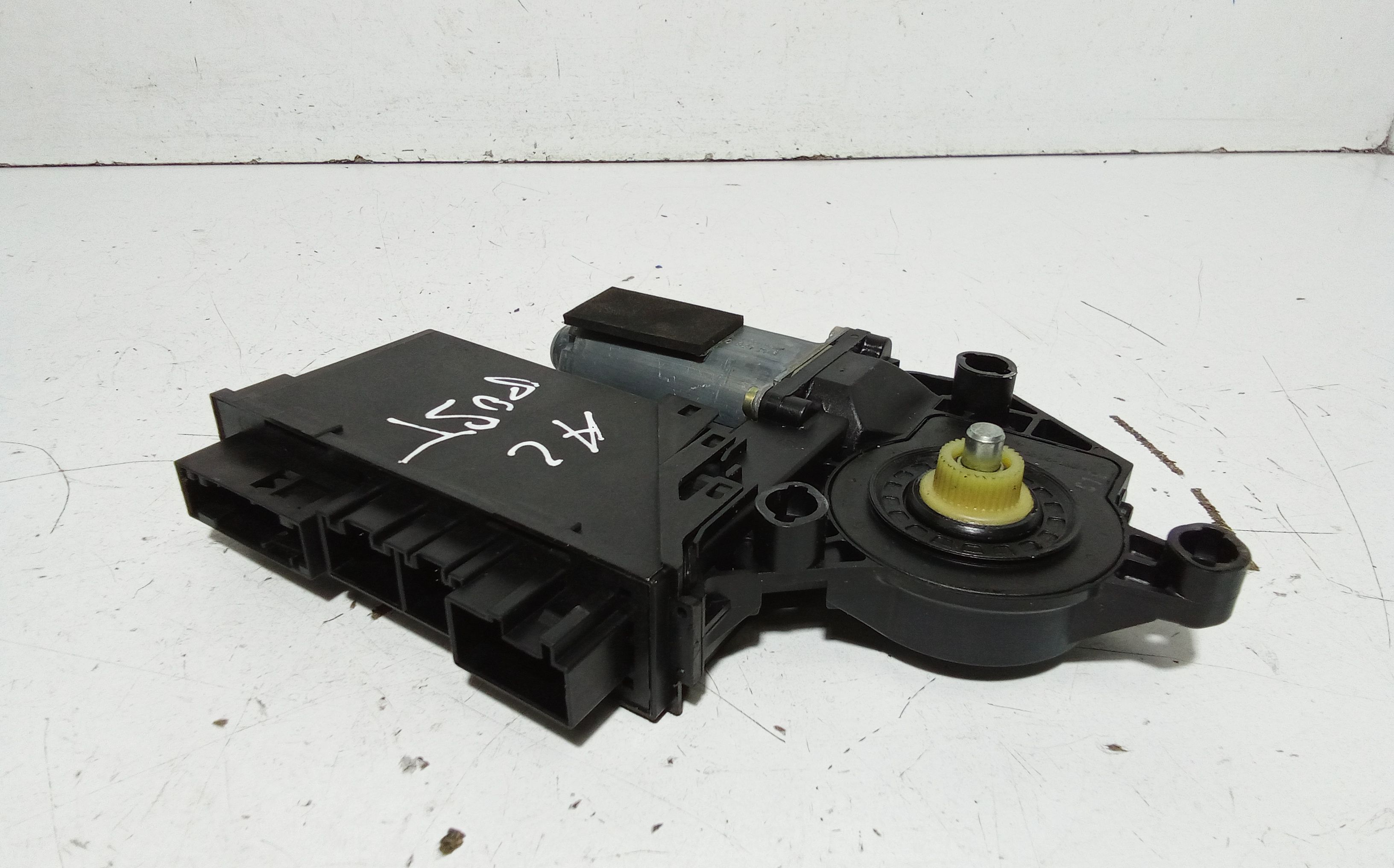 Motorino Alzavetro posteriore Sinistro AUDI A2 Serie (8Z0) (00>05)