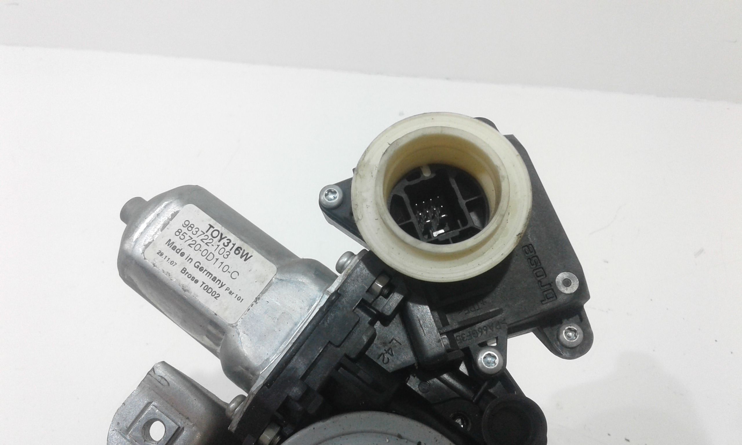 Cremagliera anteriore sinistra Guida TOYOTA Yaris 3 Serie