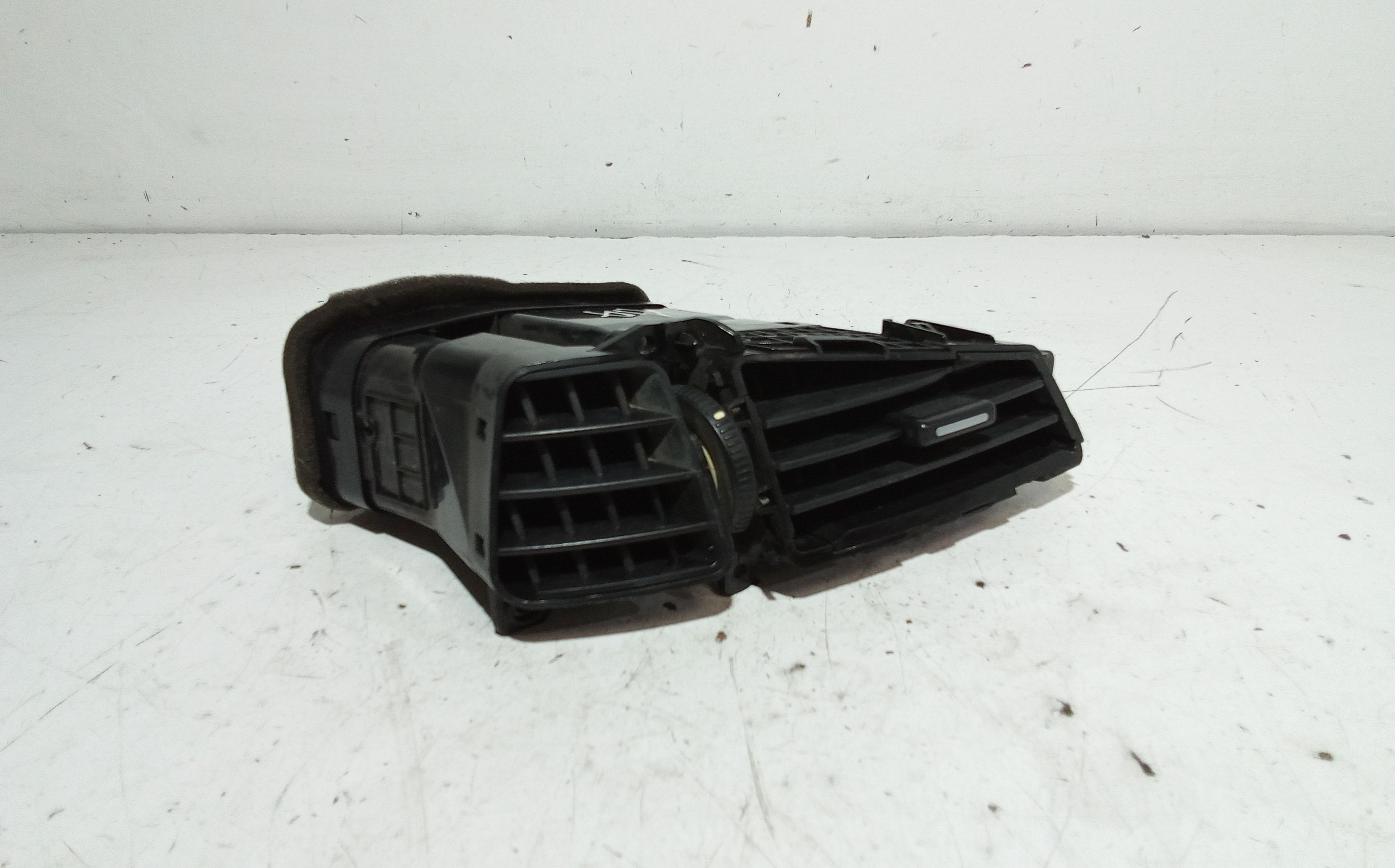 Bocchetta aria cruscotto lato passeggero KIA Cee d 1 Serie