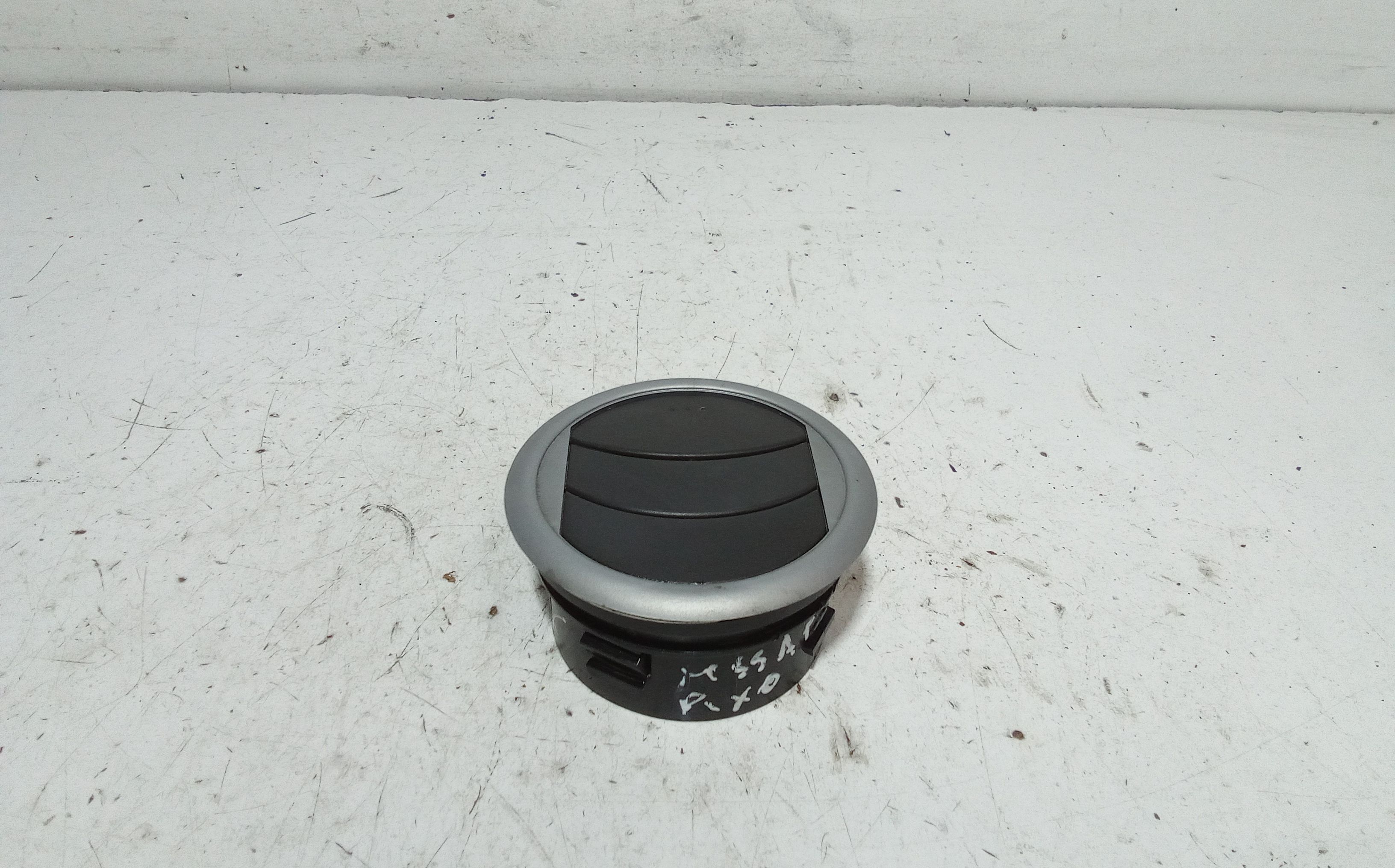 Bocchetta aria cruscotto lato passeggero DACIA Logan 1 Serie