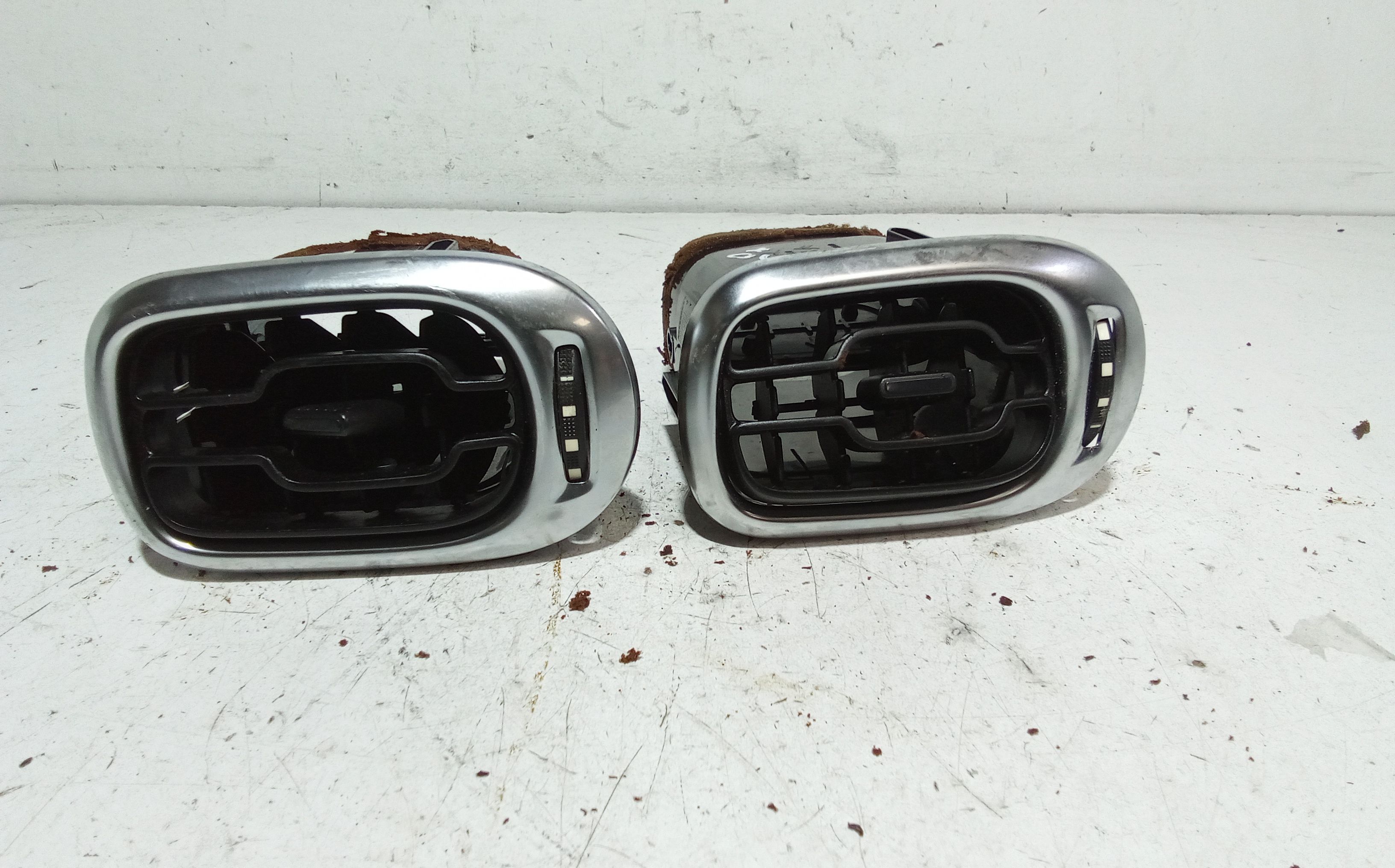 Bocchetta aria cruscotto lato passeggero CITROEN C3 Picasso (08>)