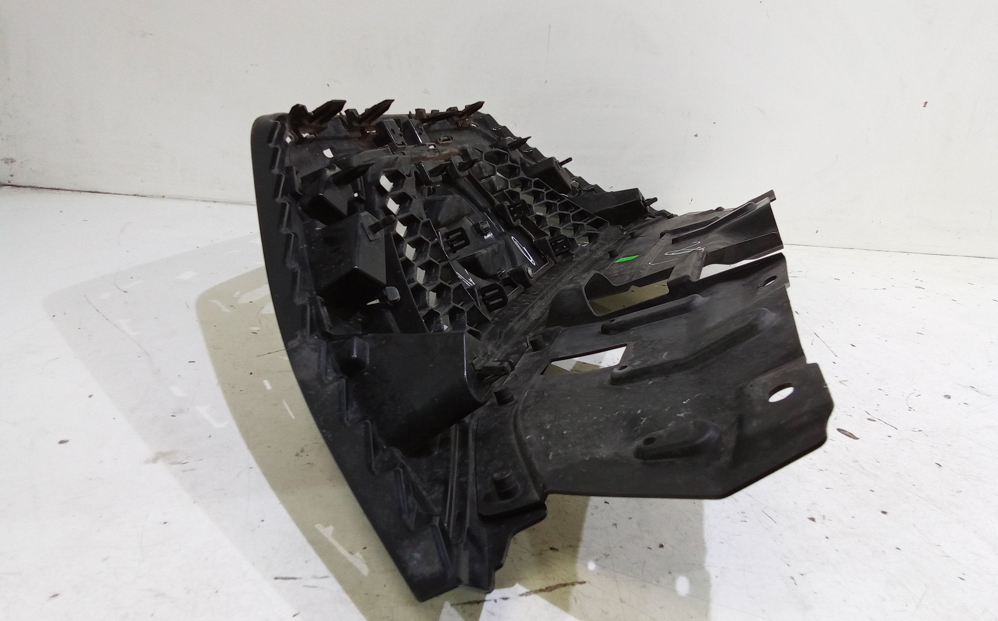 Mascherina anteriore NISSAN Qashqai Serie