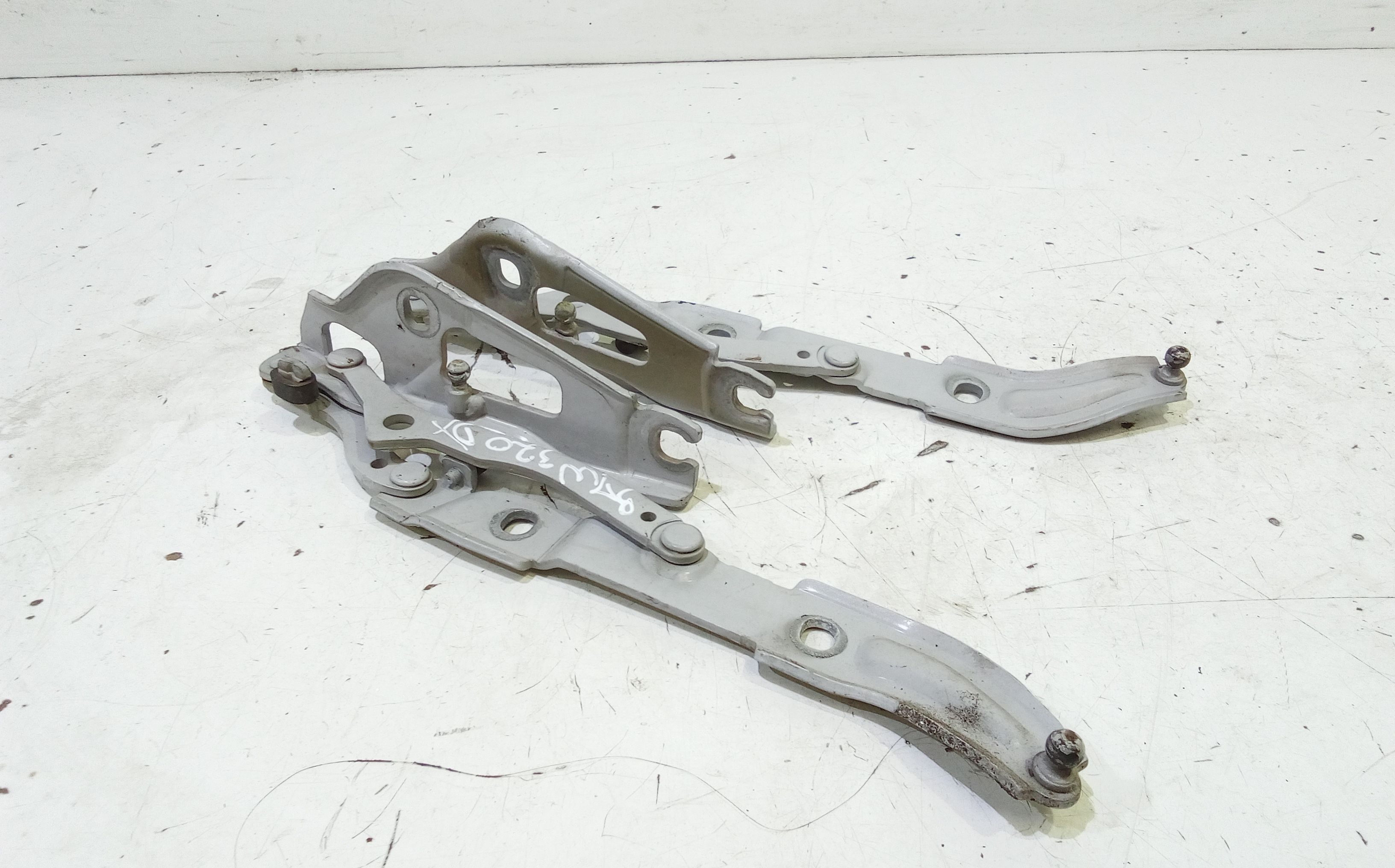 Cerniere cofano anteriore dx e sx BMW Serie 3 E90 Berlina