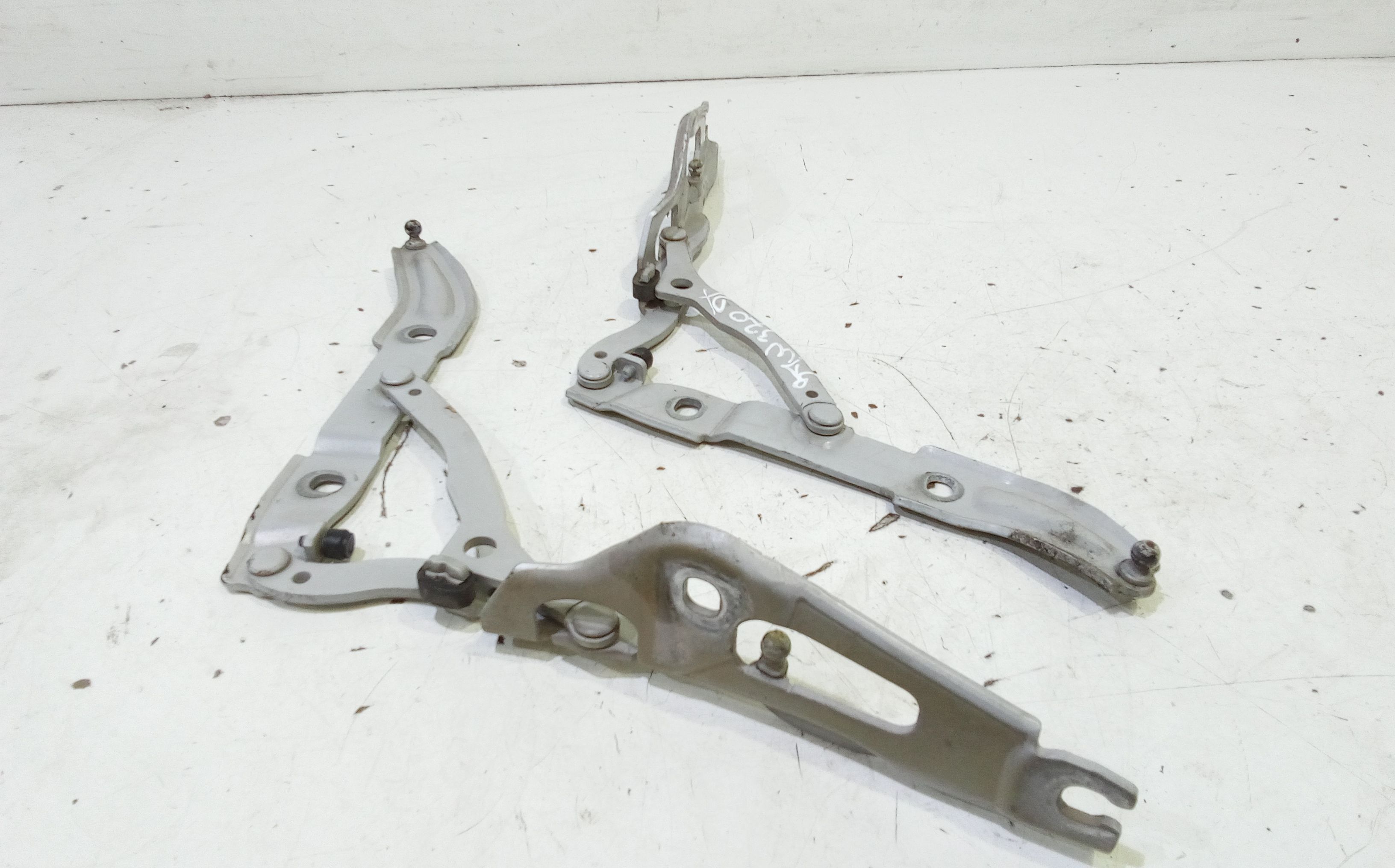 Cerniere cofano anteriore dx e sx BMW Serie 3 E90 Berlina