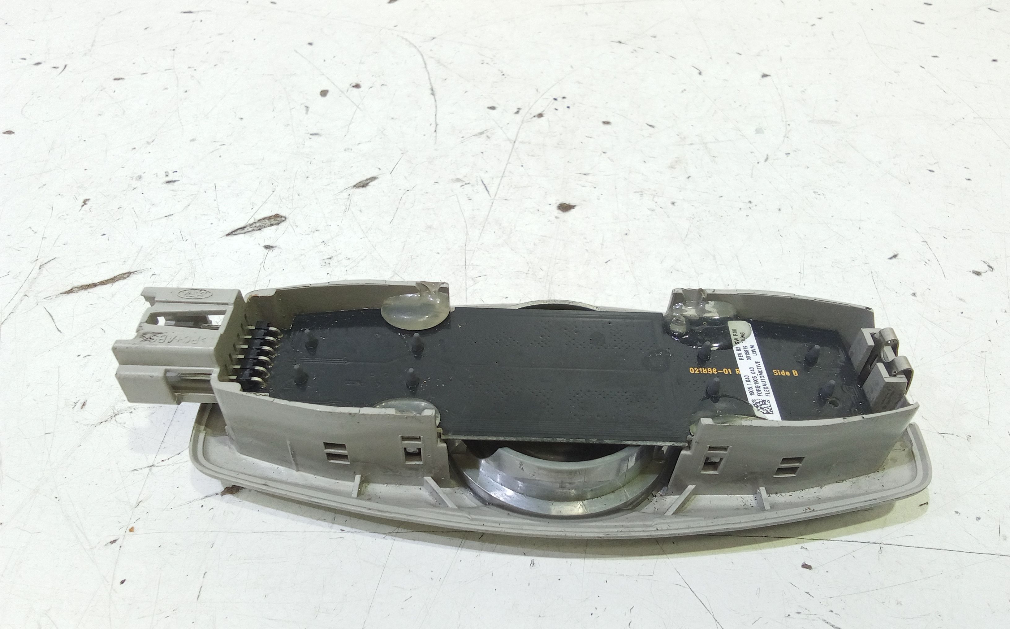 Luce di cortesia anteriore FORD Focus Berlina 5 Serie