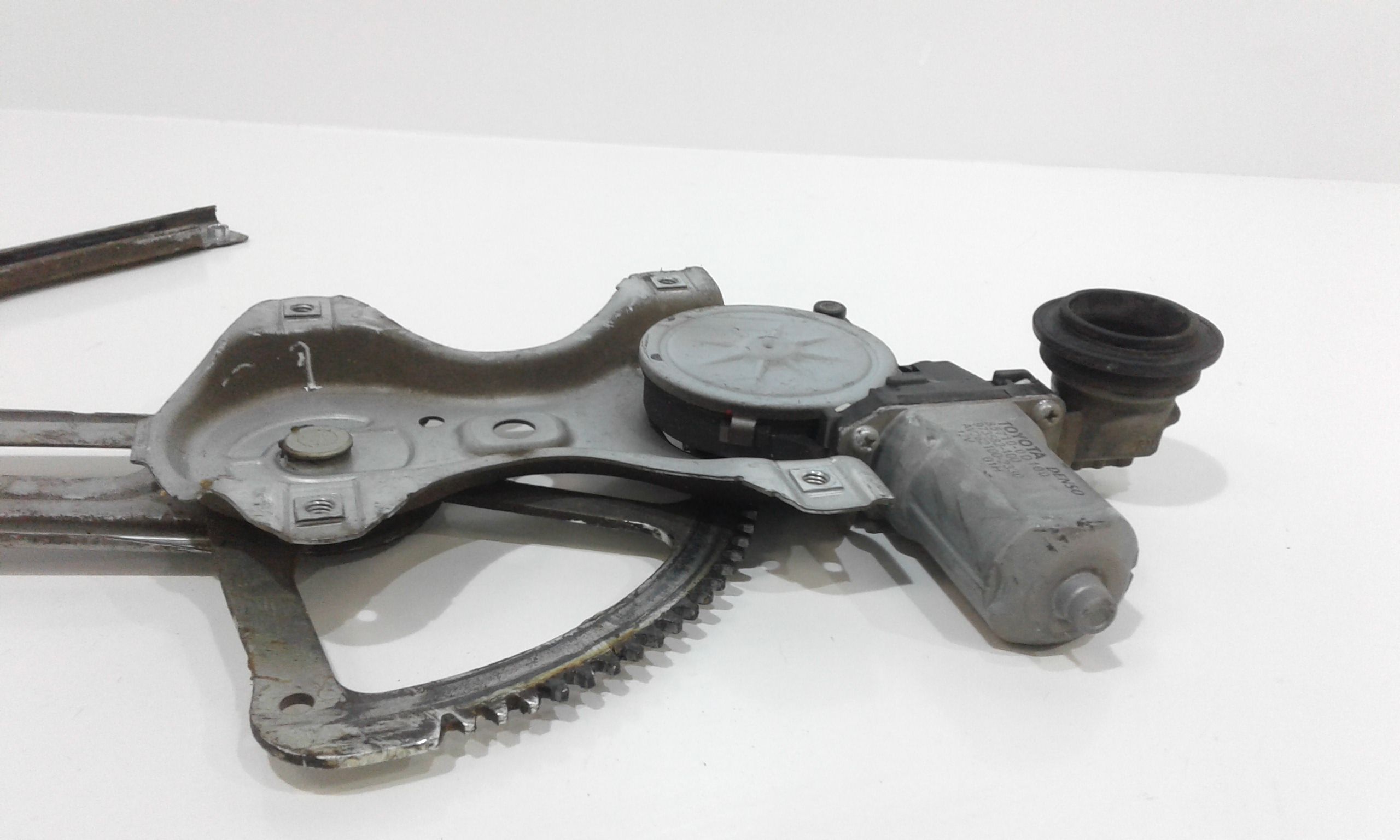 Cremagliera anteriore destra passeggero TOYOTA Yaris 3 Serie