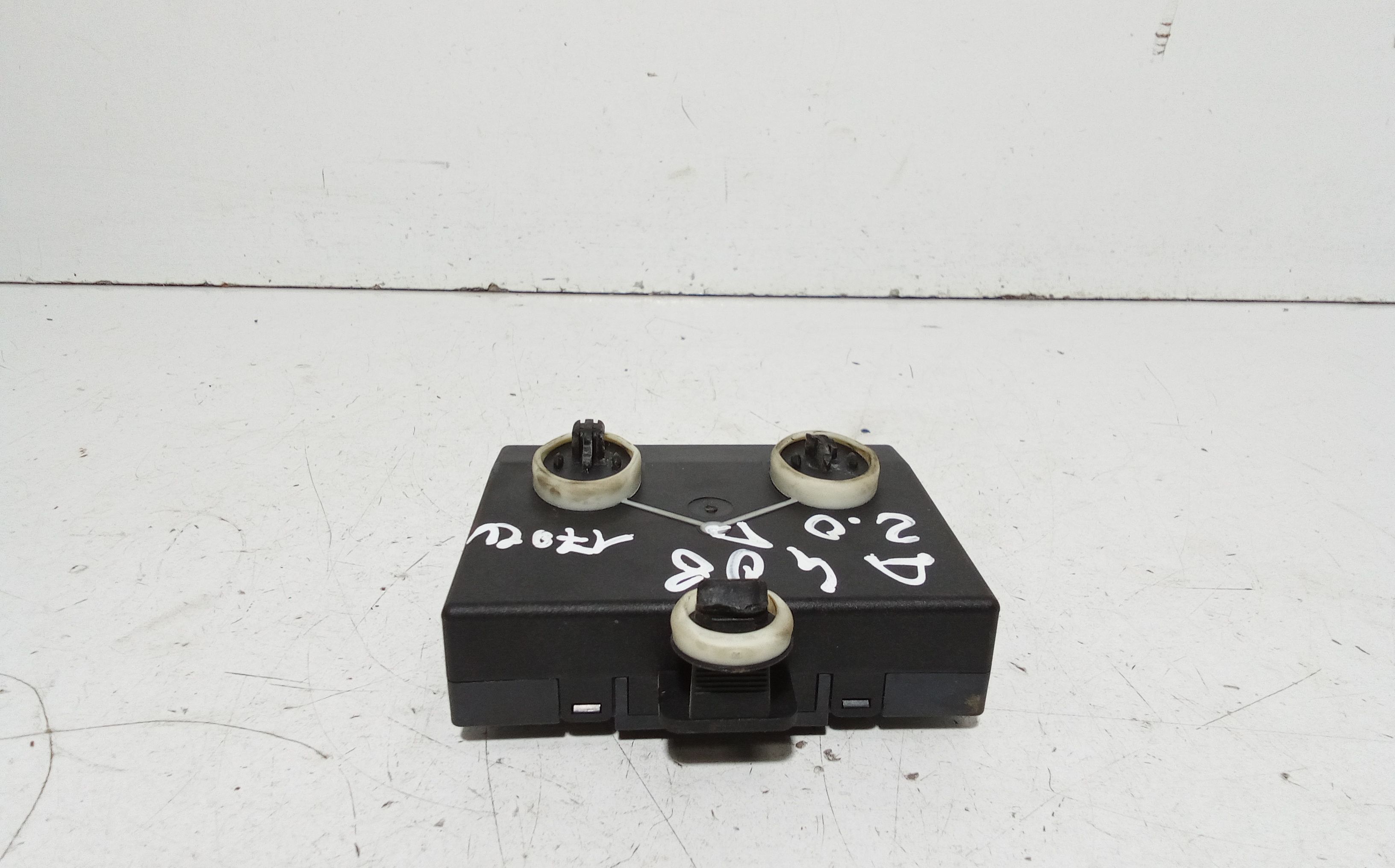 Centralina porta SX guida AUDI A4 Avant (8K5) (08>15)