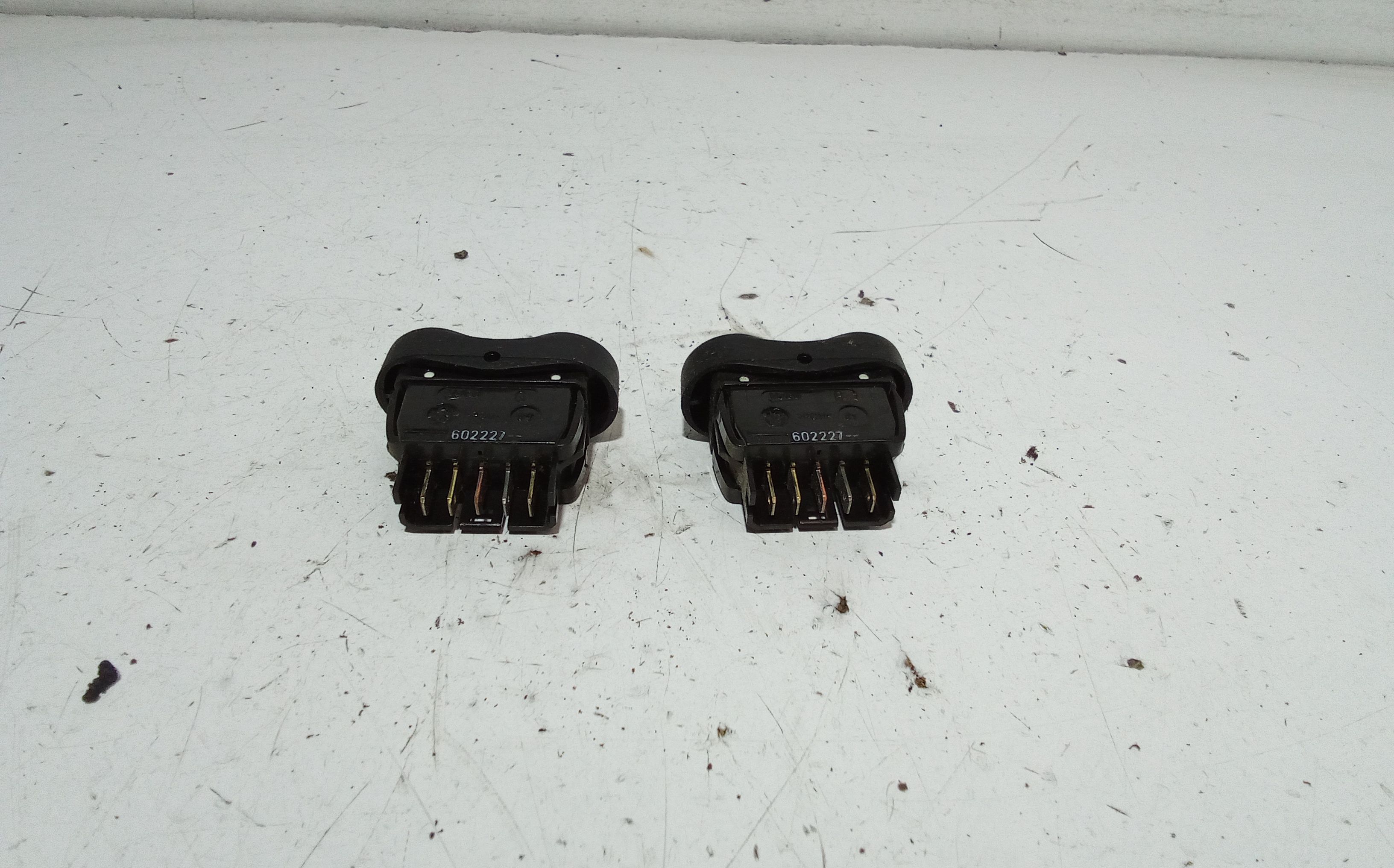 Pulsantiera alzavetri centrale DACIA Sandero 1 Serie