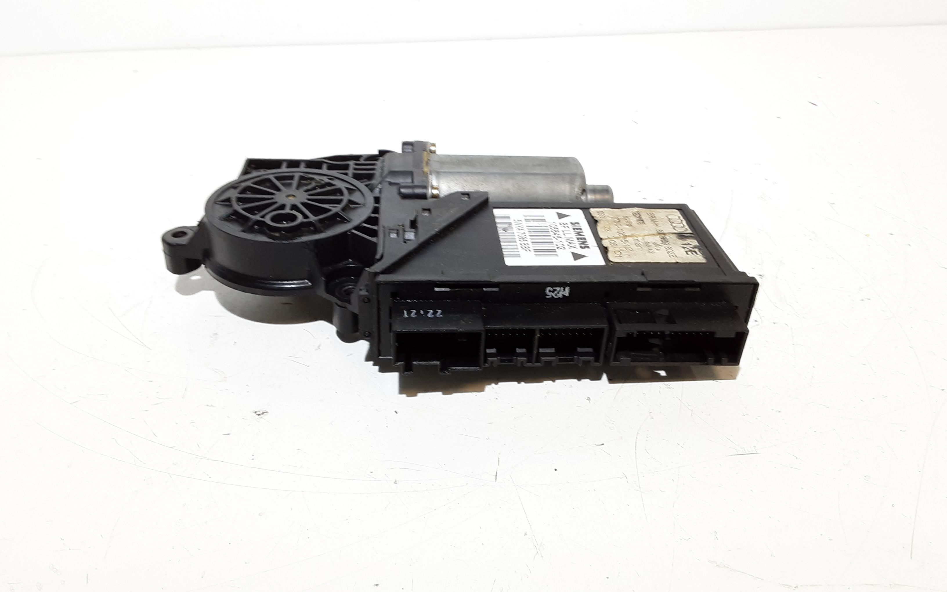 Motorino Alzavetro posteriore destra AUDI A4 Avant (8E) 1 serie