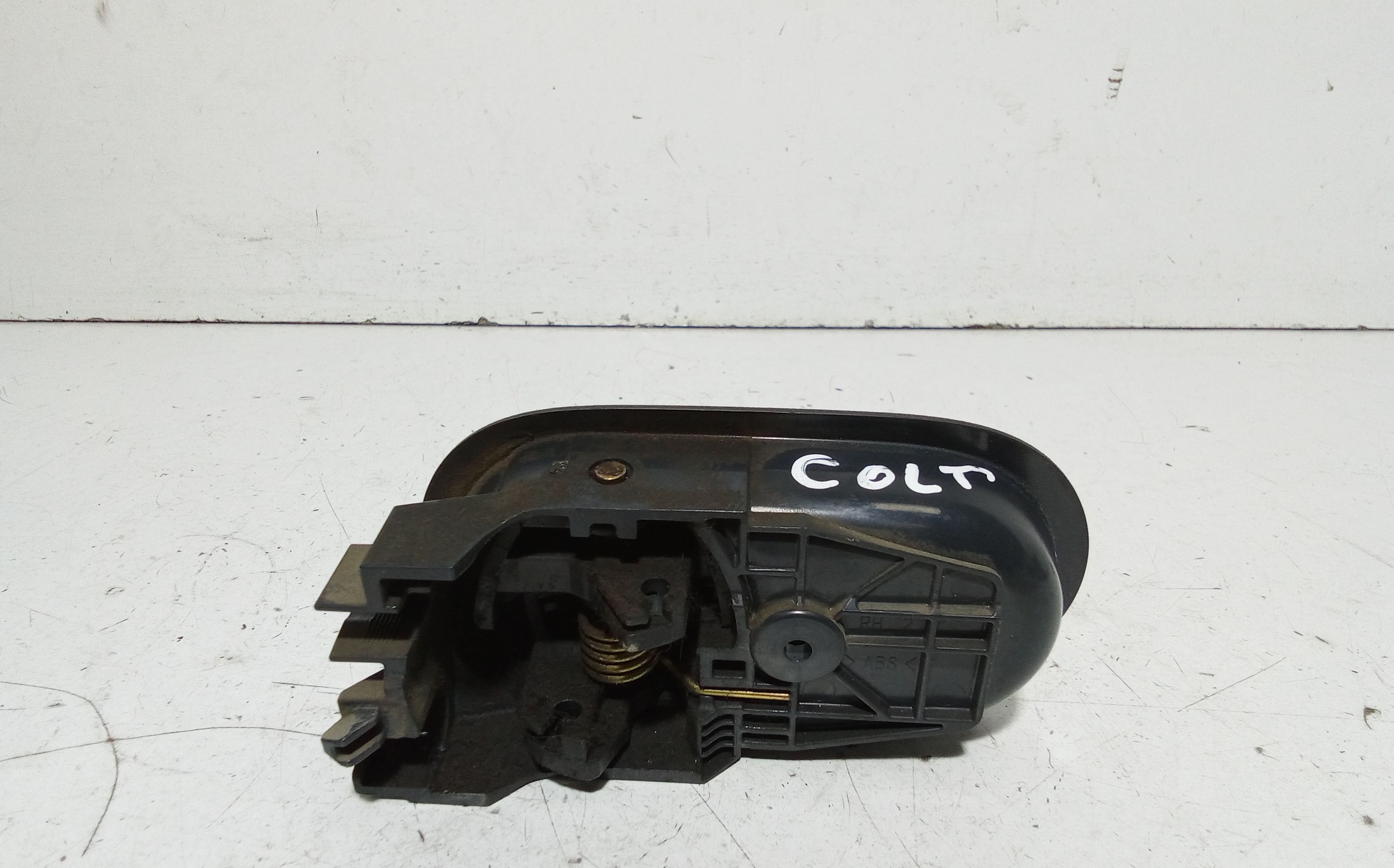 Maniglia interna Posteriore Destra MITSUBISHI Colt Serie 5P (Z) (06>12)