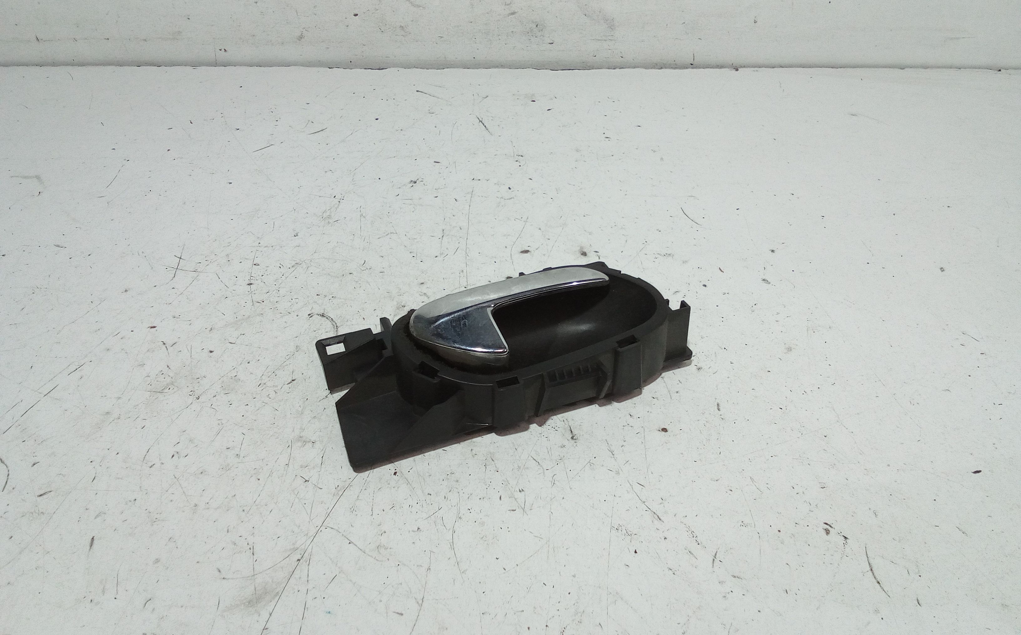 Maniglia interna Posteriore Destra CITROEN C4 Grand Picasso (06>13)