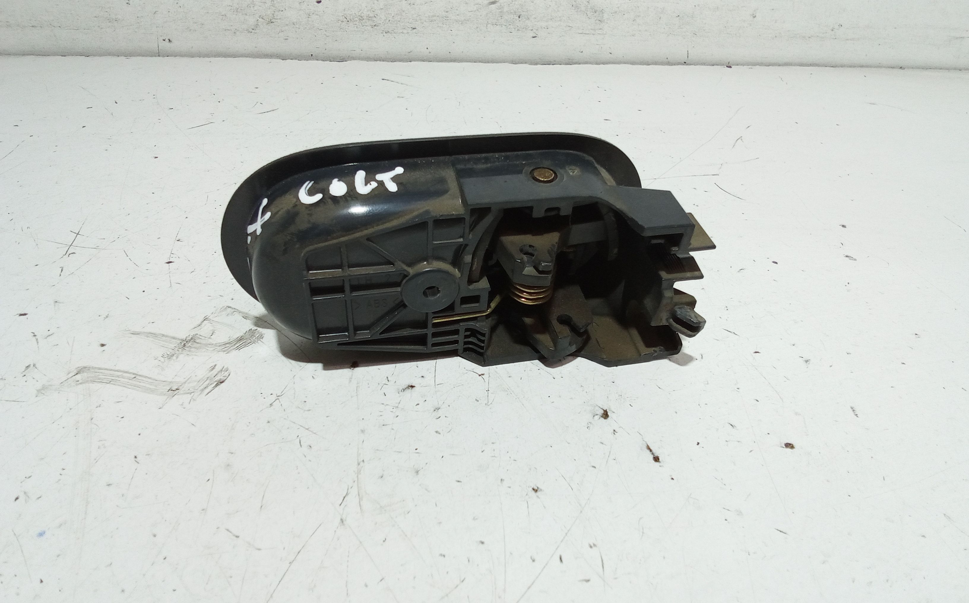 Maniglia interna Posteriore Sinistra MITSUBISHI Colt Serie 5P (Z) (06>12)