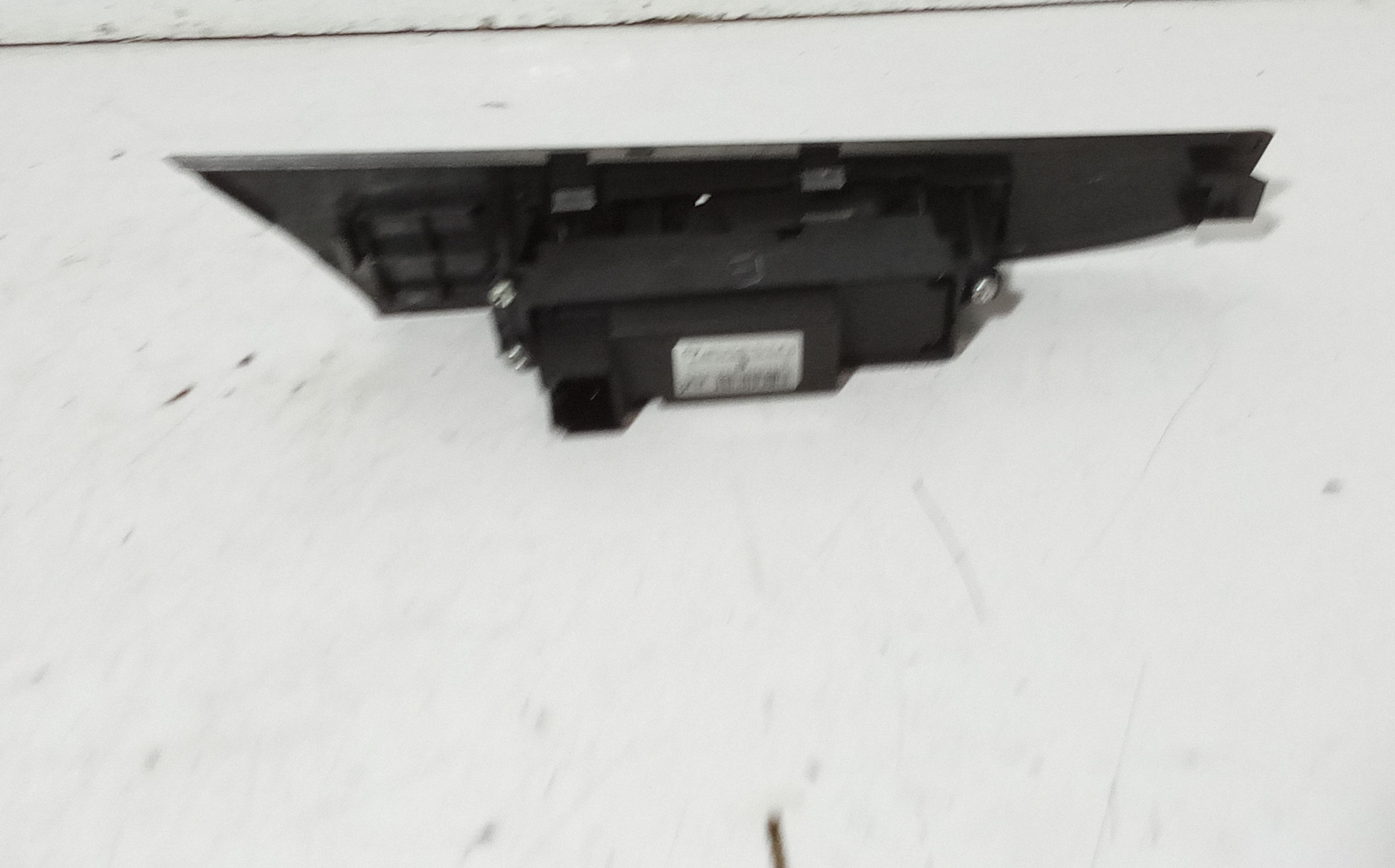 Pulsantiera Posteriore Destra MAZDA 3 Berlina Serie (03>09)