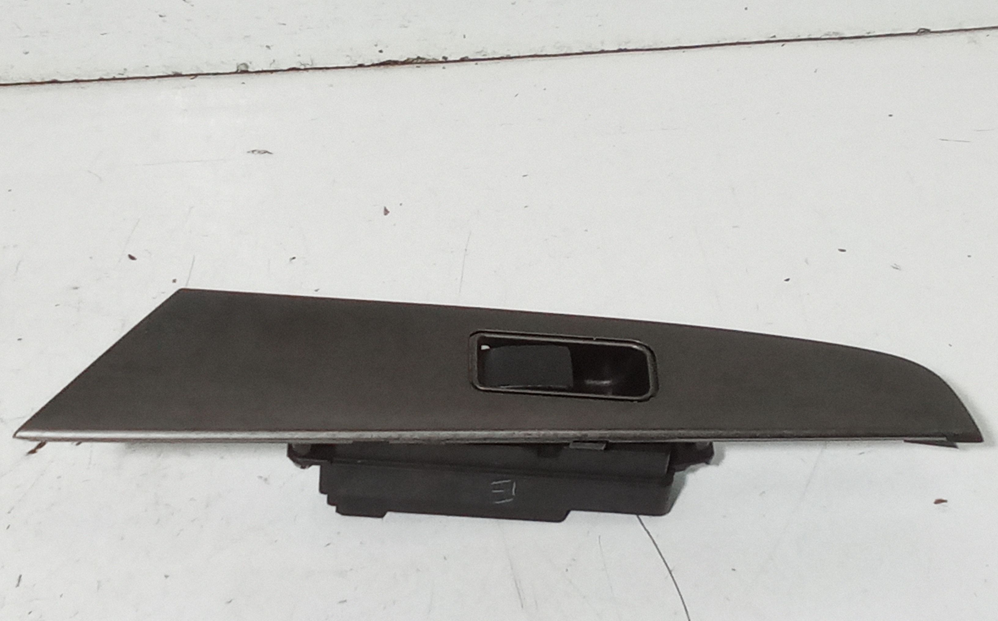 Pulsantiera Posteriore Destra MAZDA 3 Berlina Serie (03>09)