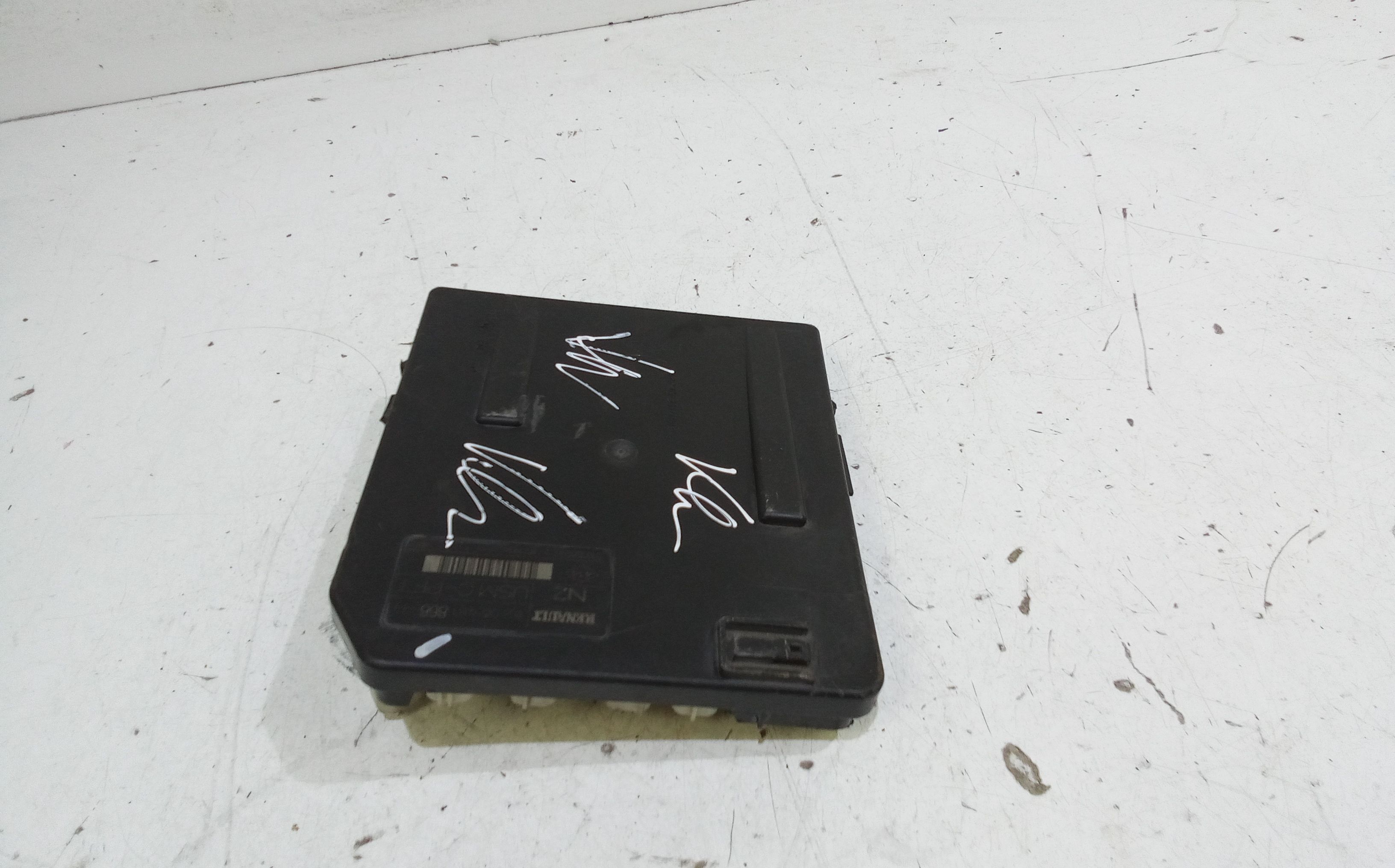 Scatola porta fusibili RENAULT Megane Cabrio (02>10)