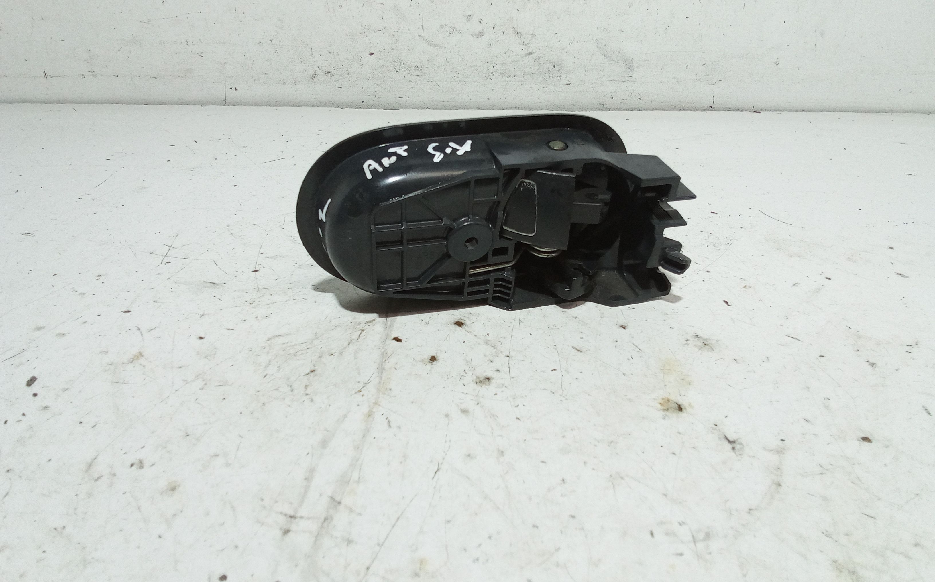 Maniglia interna anteriore Sinistra MITSUBISHI Colt Serie 5P (Z) (06>12)