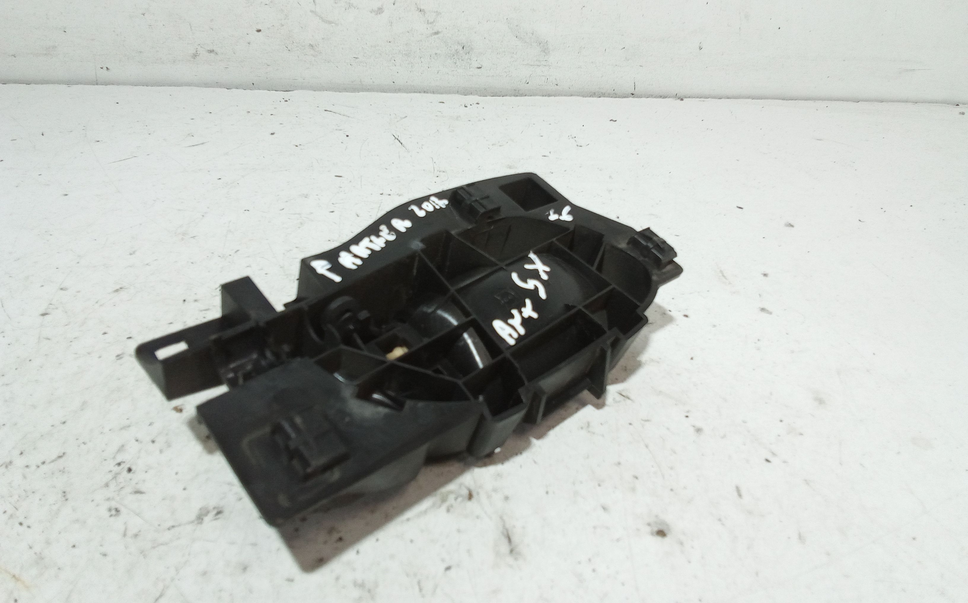 Maniglia interna anteriore Sinistra PEUGEOT Partner Serie (16>)