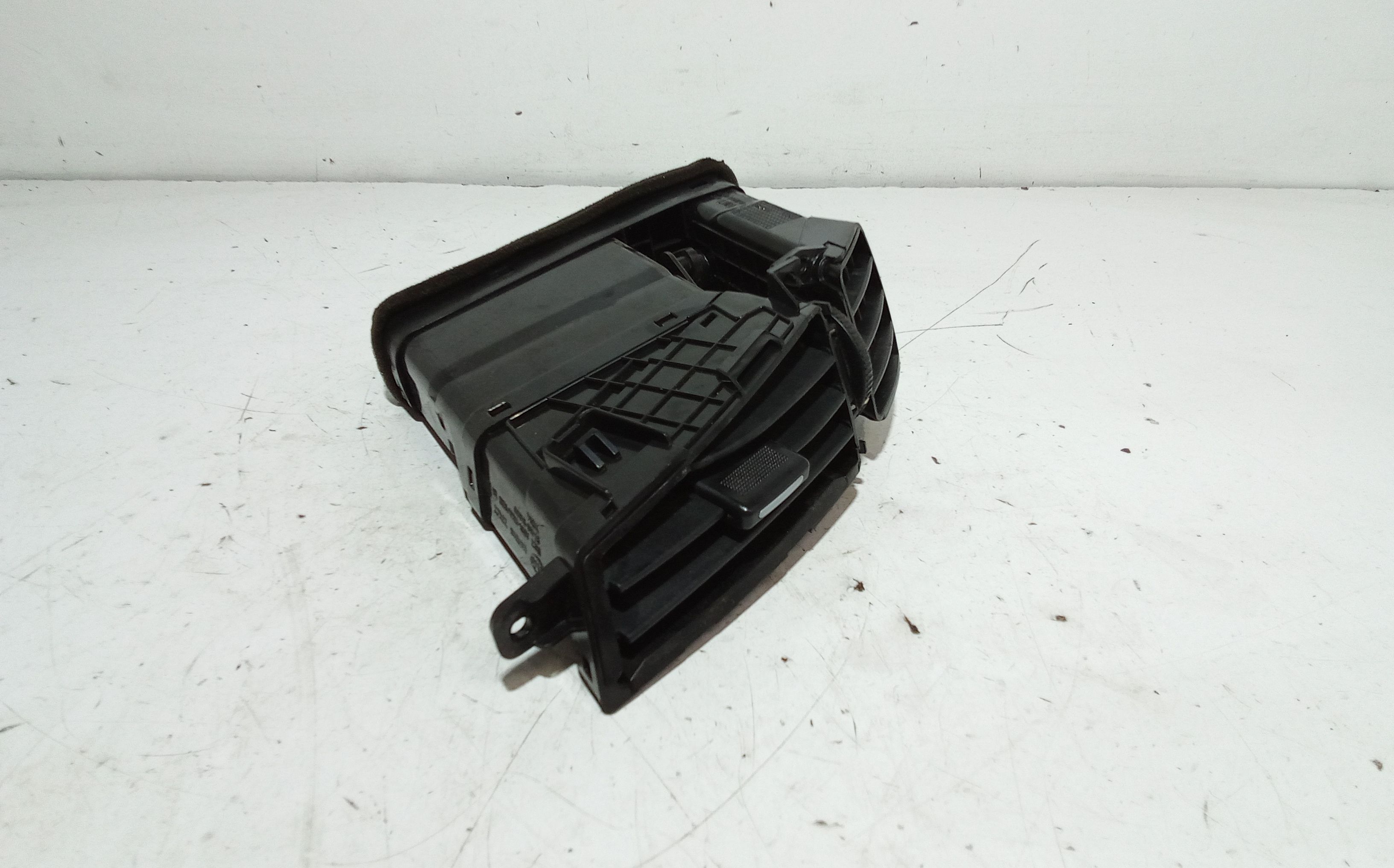 Bocchetta aria cruscotto lato guida KIA Cee d 1 Serie