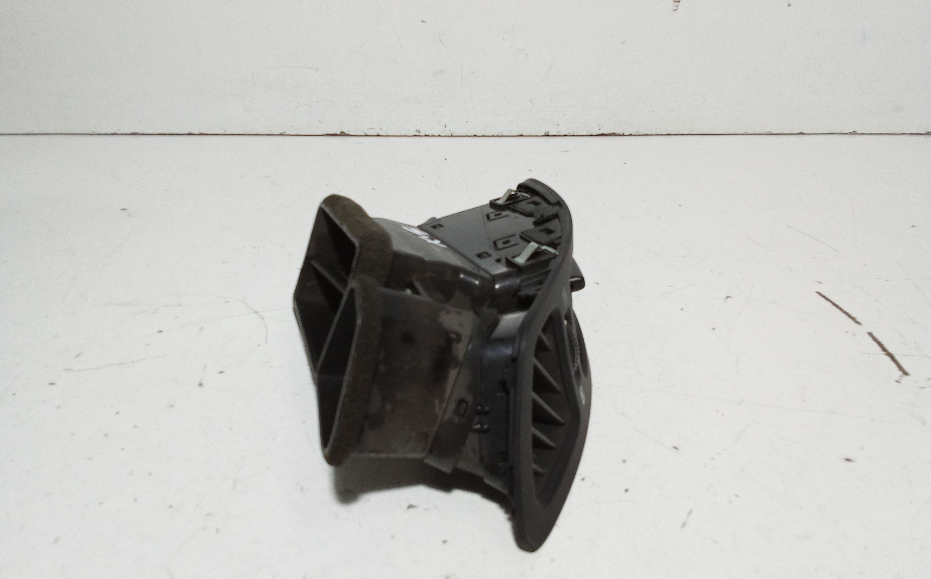 Bocchetta aria cruscotto lato guida KIA Cee d 1 Serie