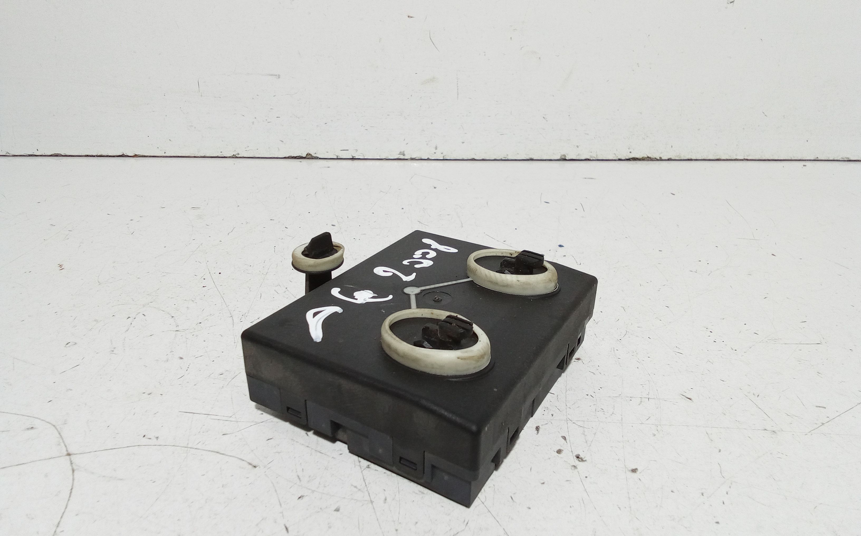 Centralina porta DX passeggero AUDI A4 Avant (8K5) (08>15)