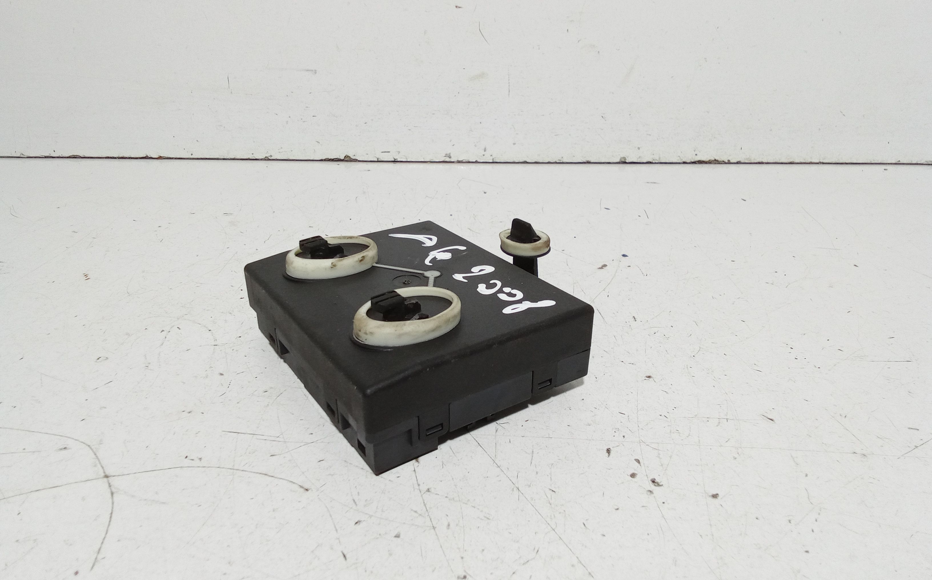 Centralina porta DX passeggero AUDI A4 Avant (8K5) (08>15)