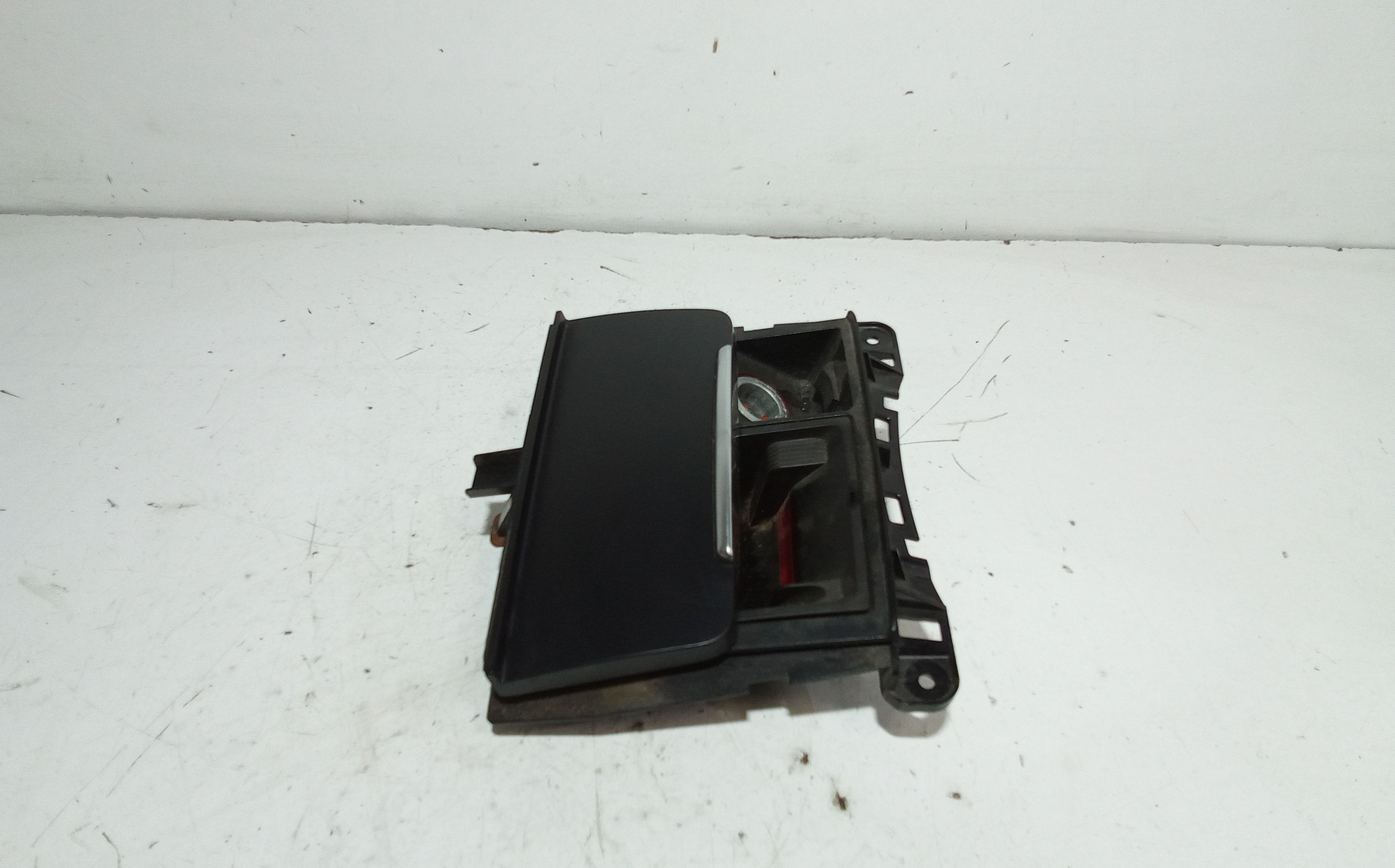 Posacenere AUDI A4 Avant (8K5) (08>15)