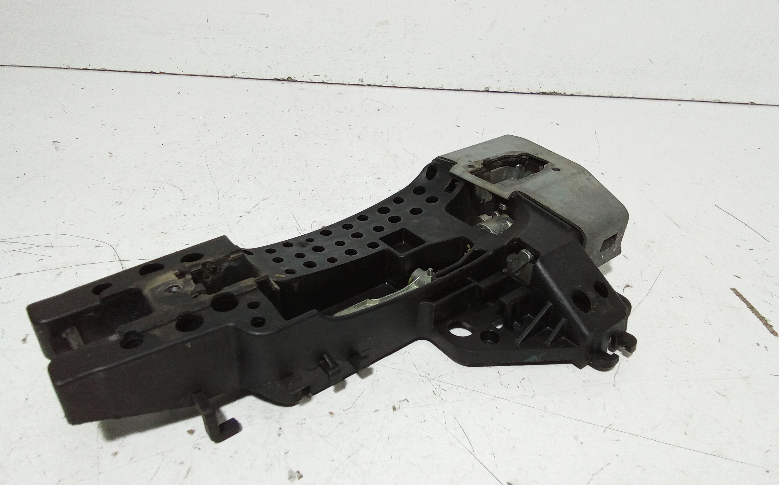 Supporto maniglia anteriore sinistra AUDI A4 Avant (8K5) (08>15)