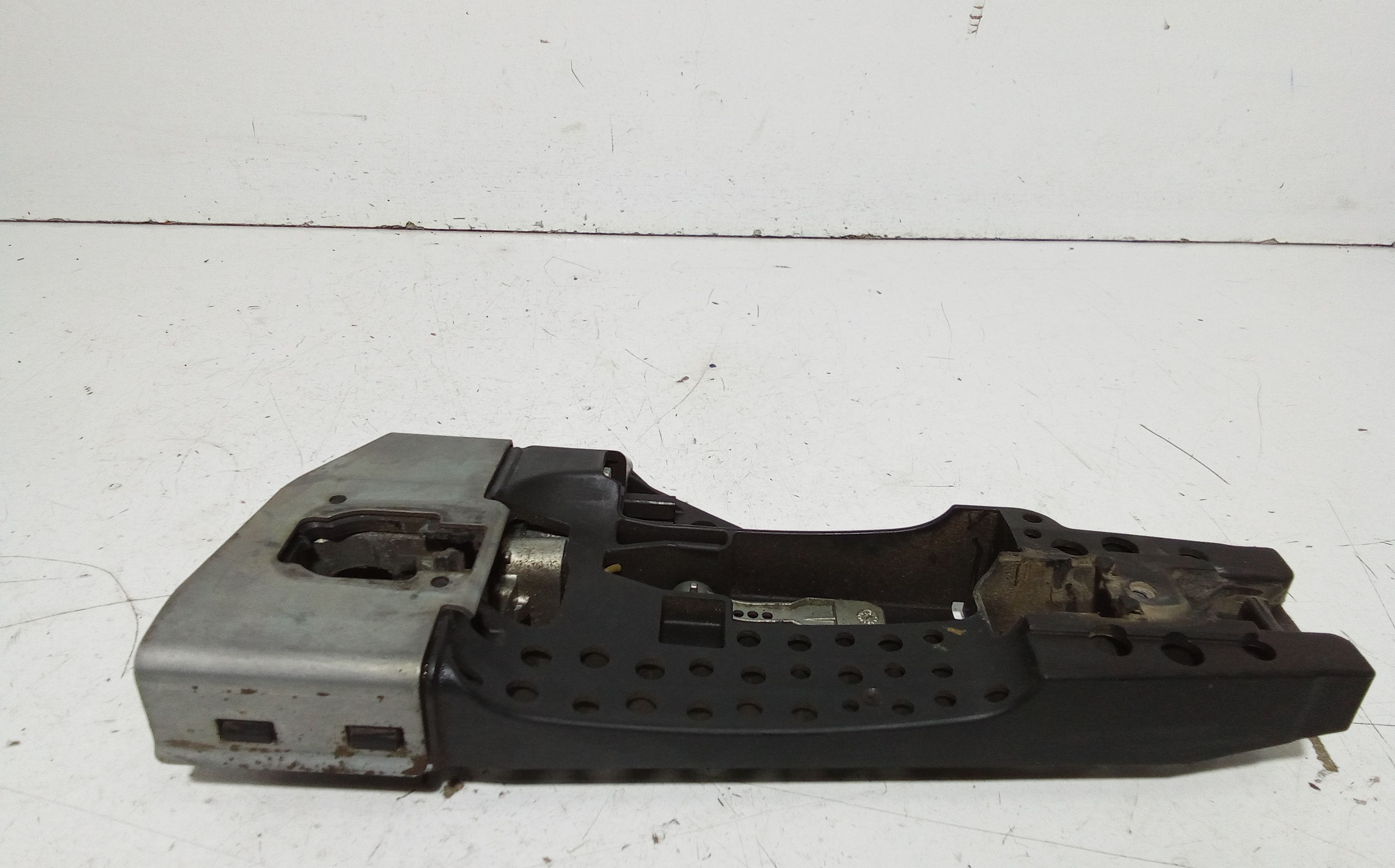 Supporto maniglia anteriore sinistra AUDI A4 Avant (8K5) (08>15)